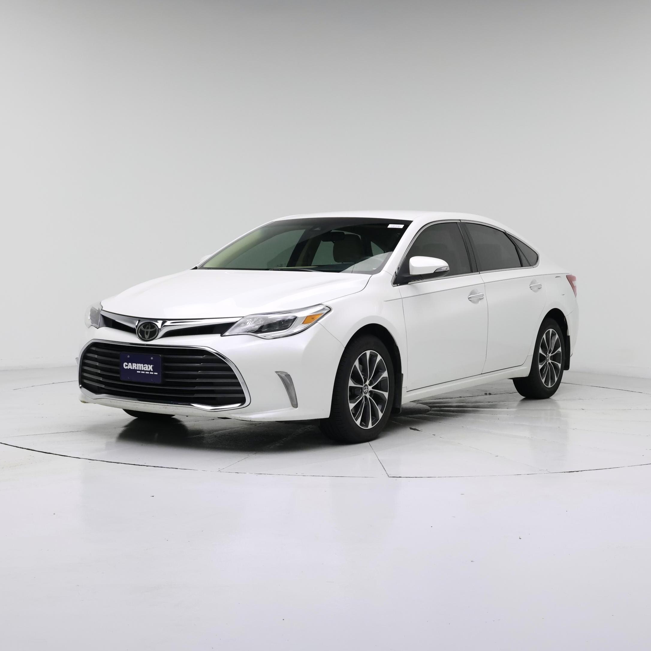 Thumbnail: 2018 Toyota Avalon - 4