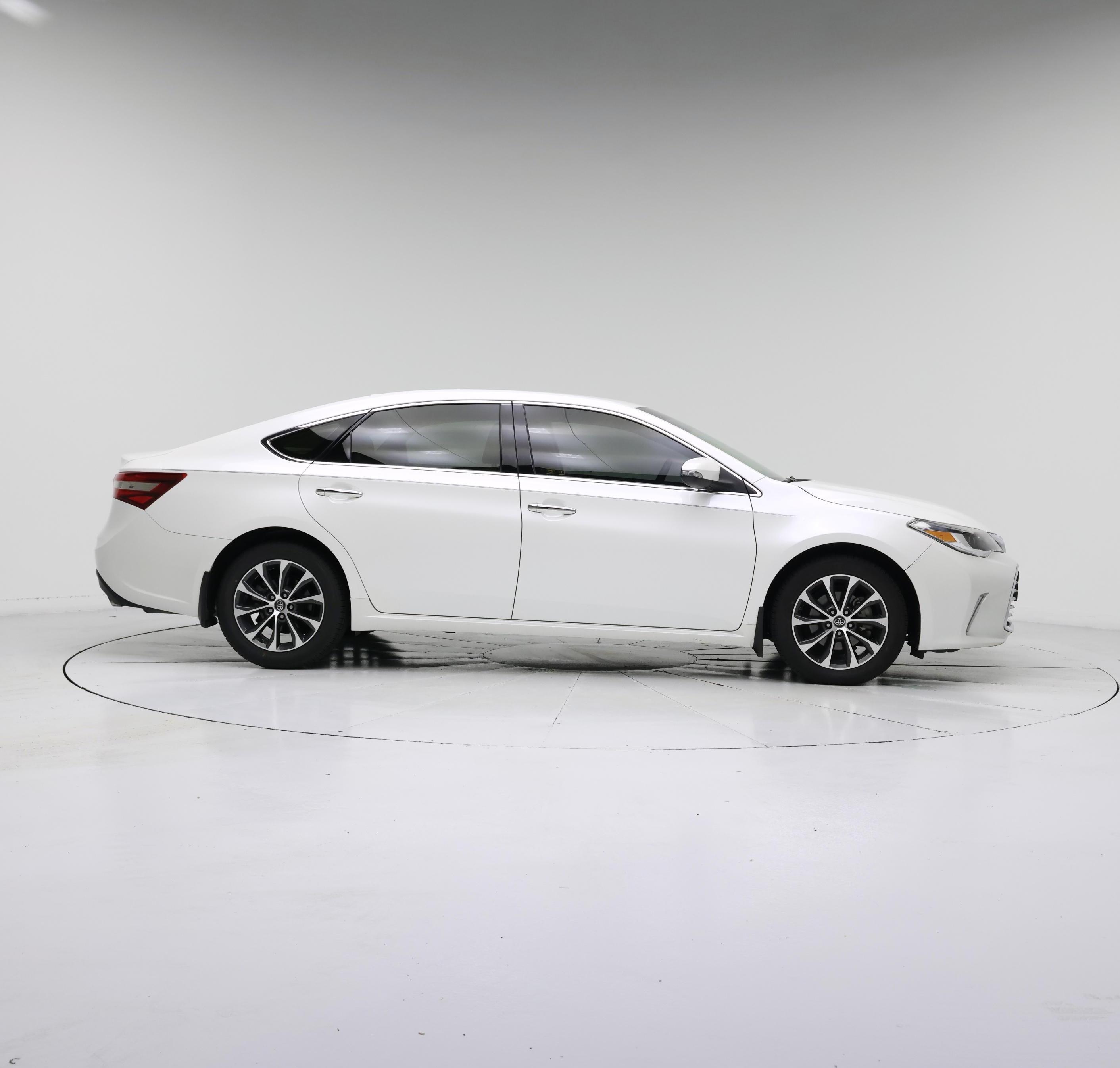 Thumbnail: 2018 Toyota Avalon - 7