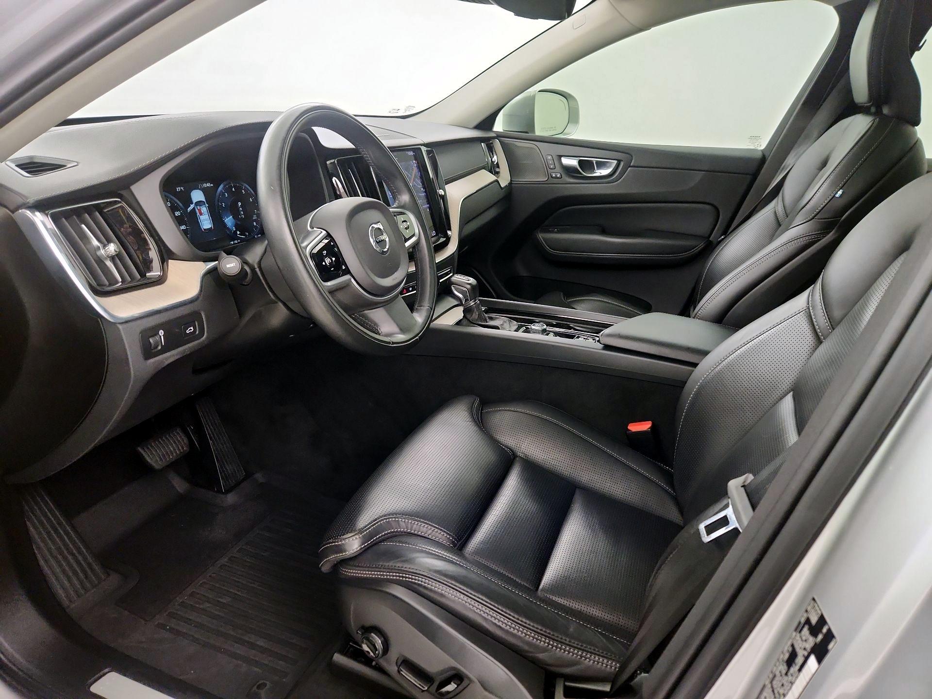 Thumbnail: 2021 Volvo XC60 - 11