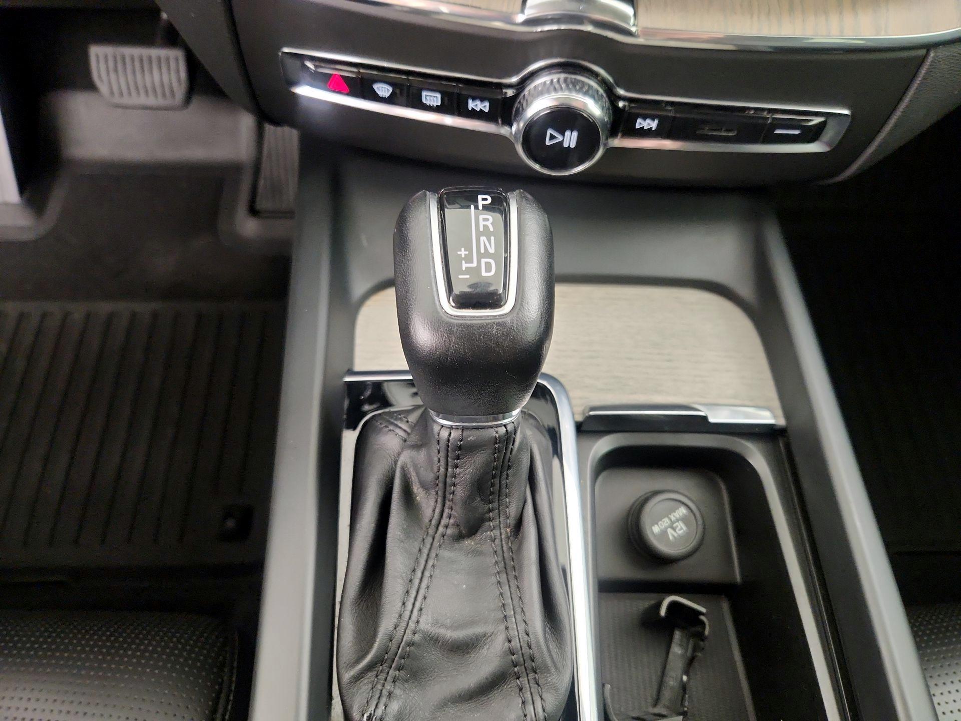 Thumbnail: 2021 Volvo XC60 - 18