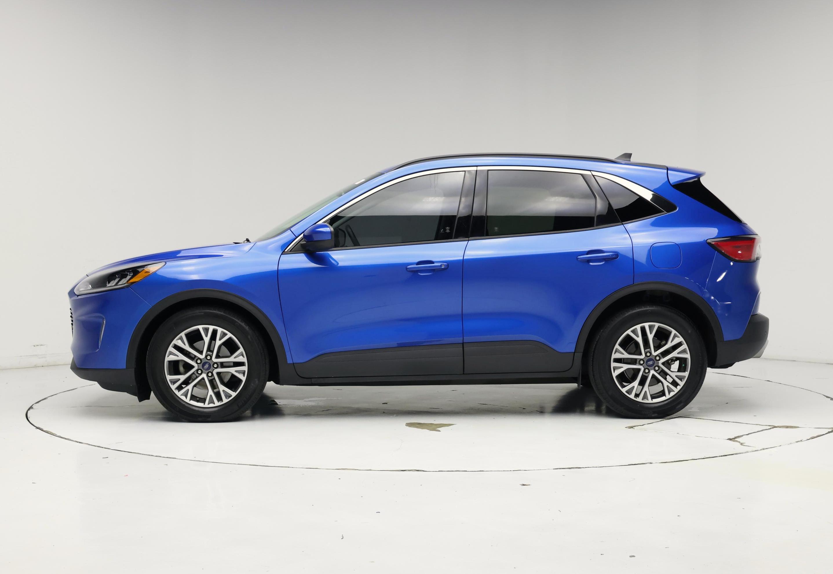 Thumbnail: 2021 Ford Escape - 3