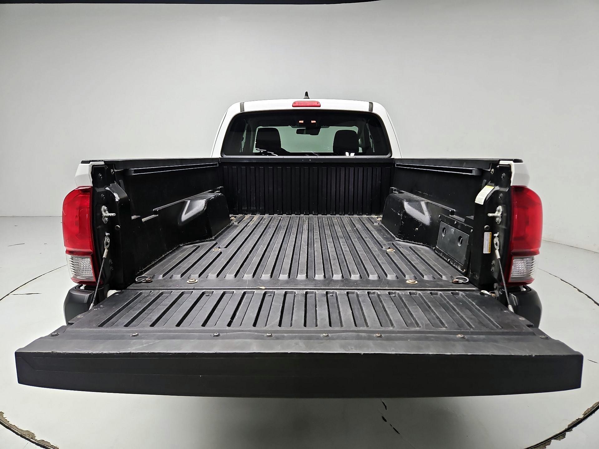 Thumbnail: 2022 Toyota Tacoma - 20