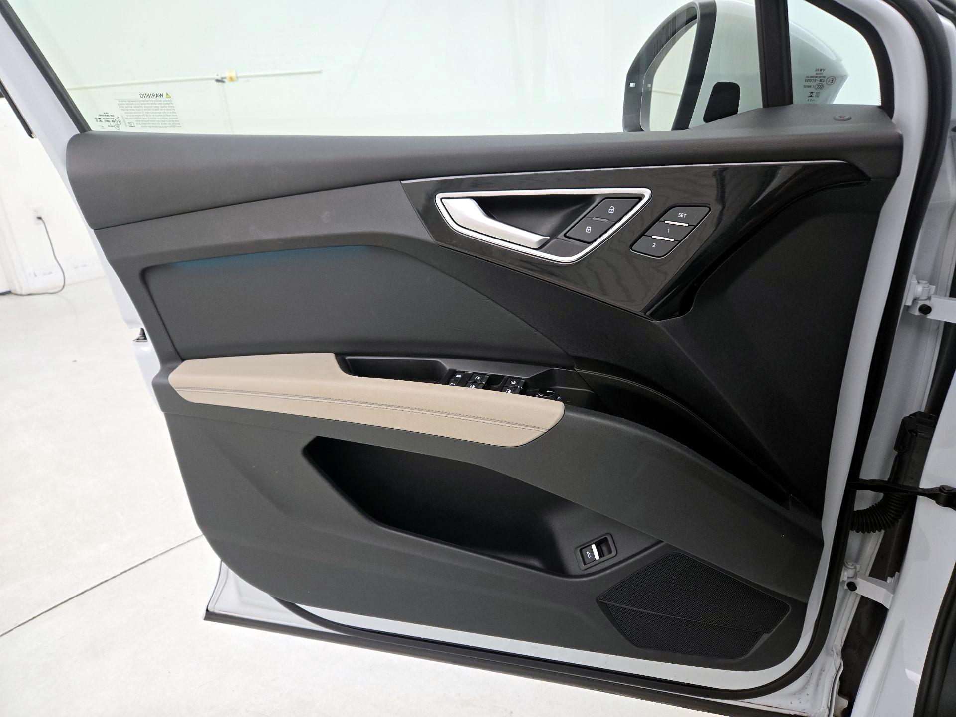 Thumbnail: 2024 Audi Q4 e-tron - 12
