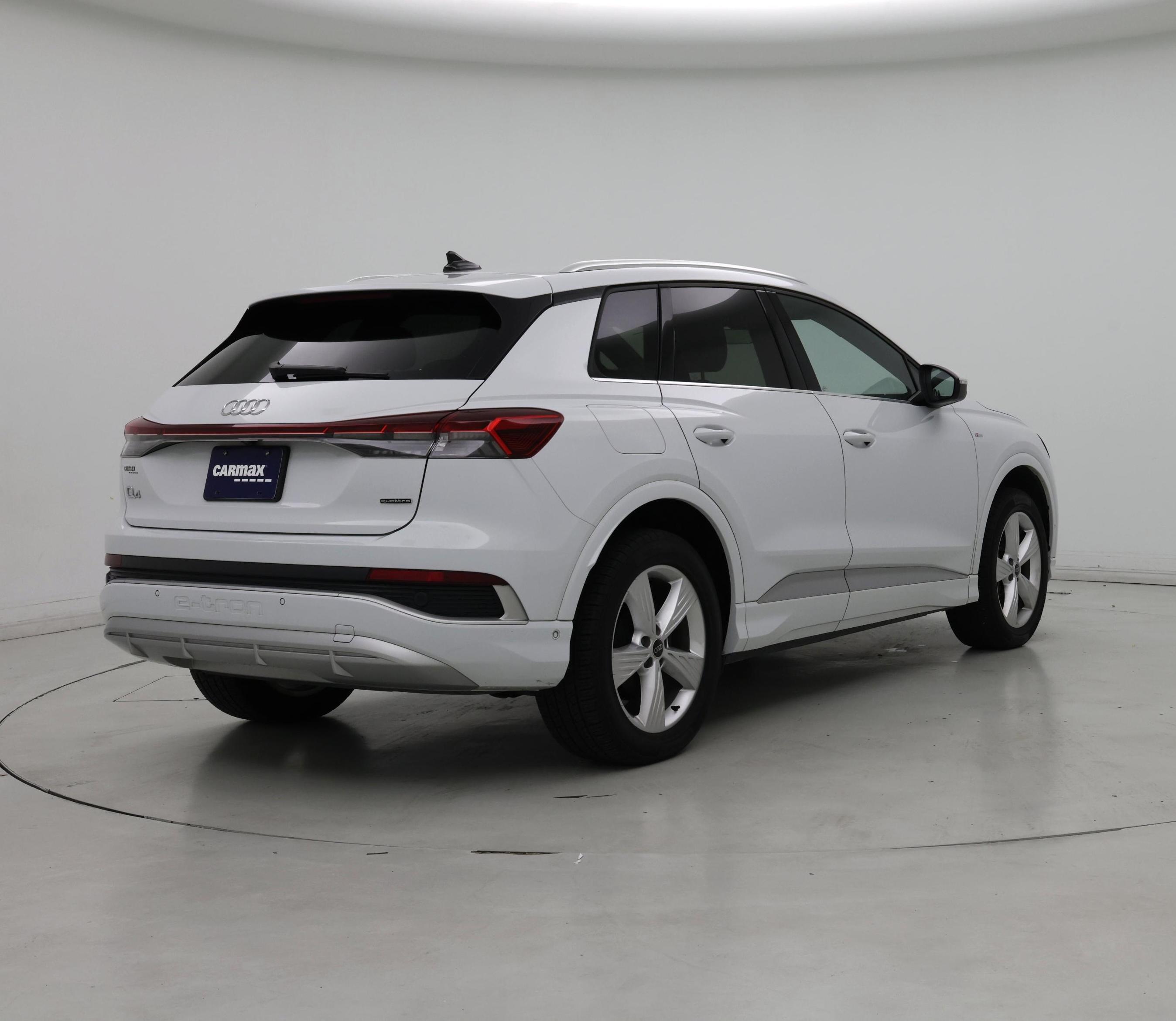 Thumbnail: 2024 Audi Q4 e-tron - 8