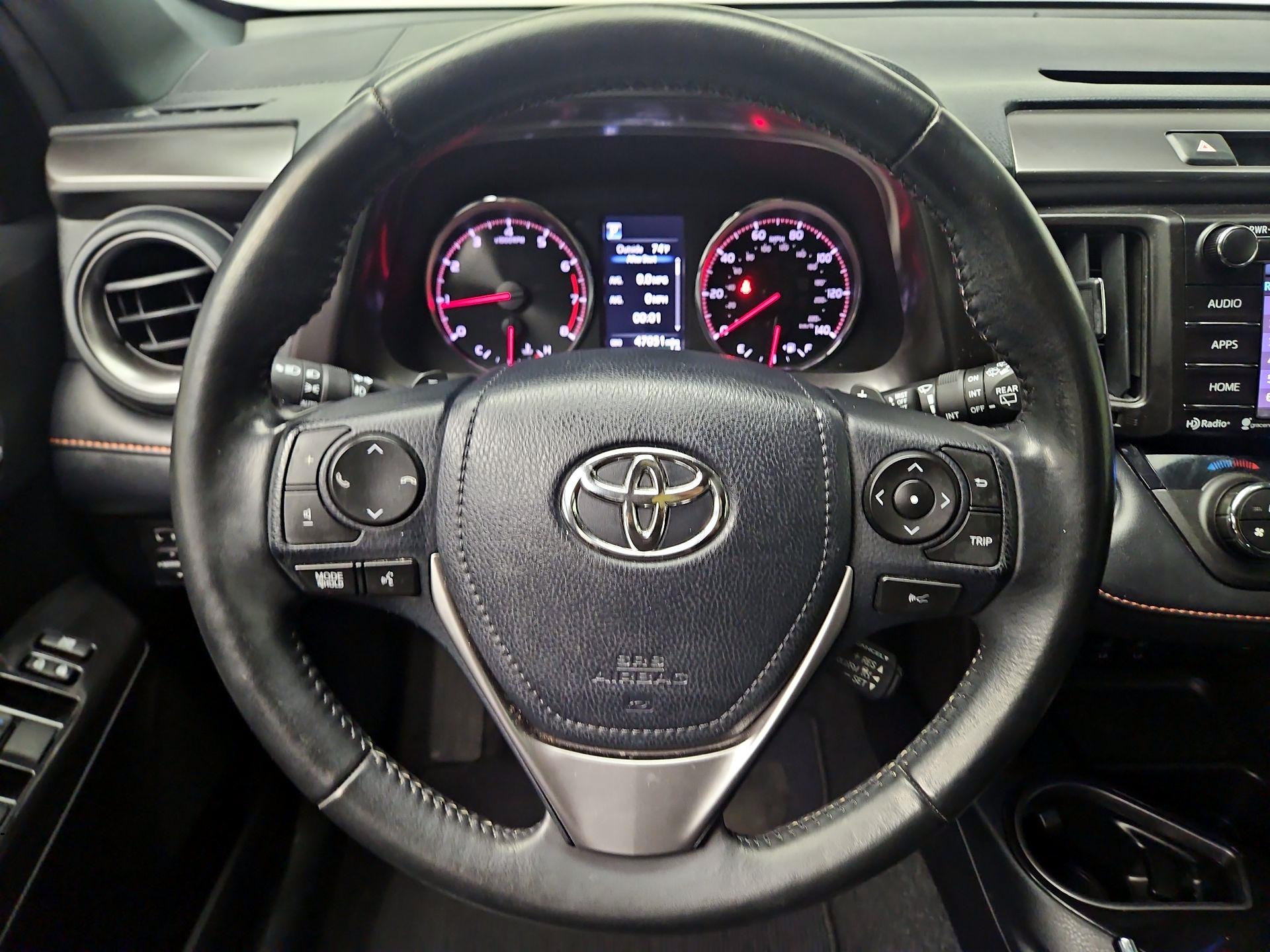 Thumbnail: 2018 Toyota RAV4 - 10