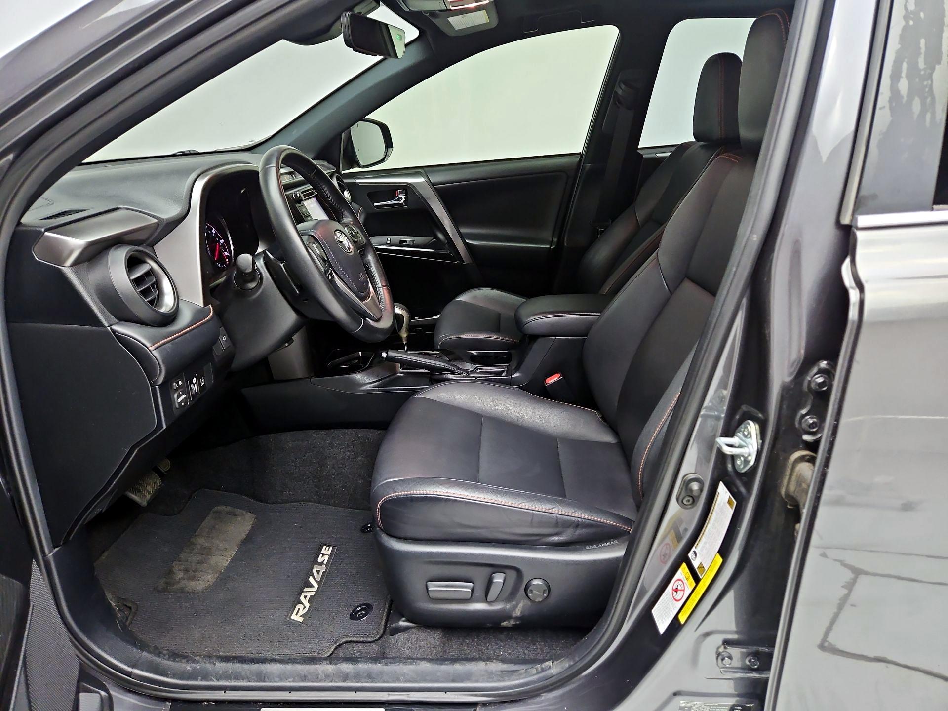Thumbnail: 2018 Toyota RAV4 - 11