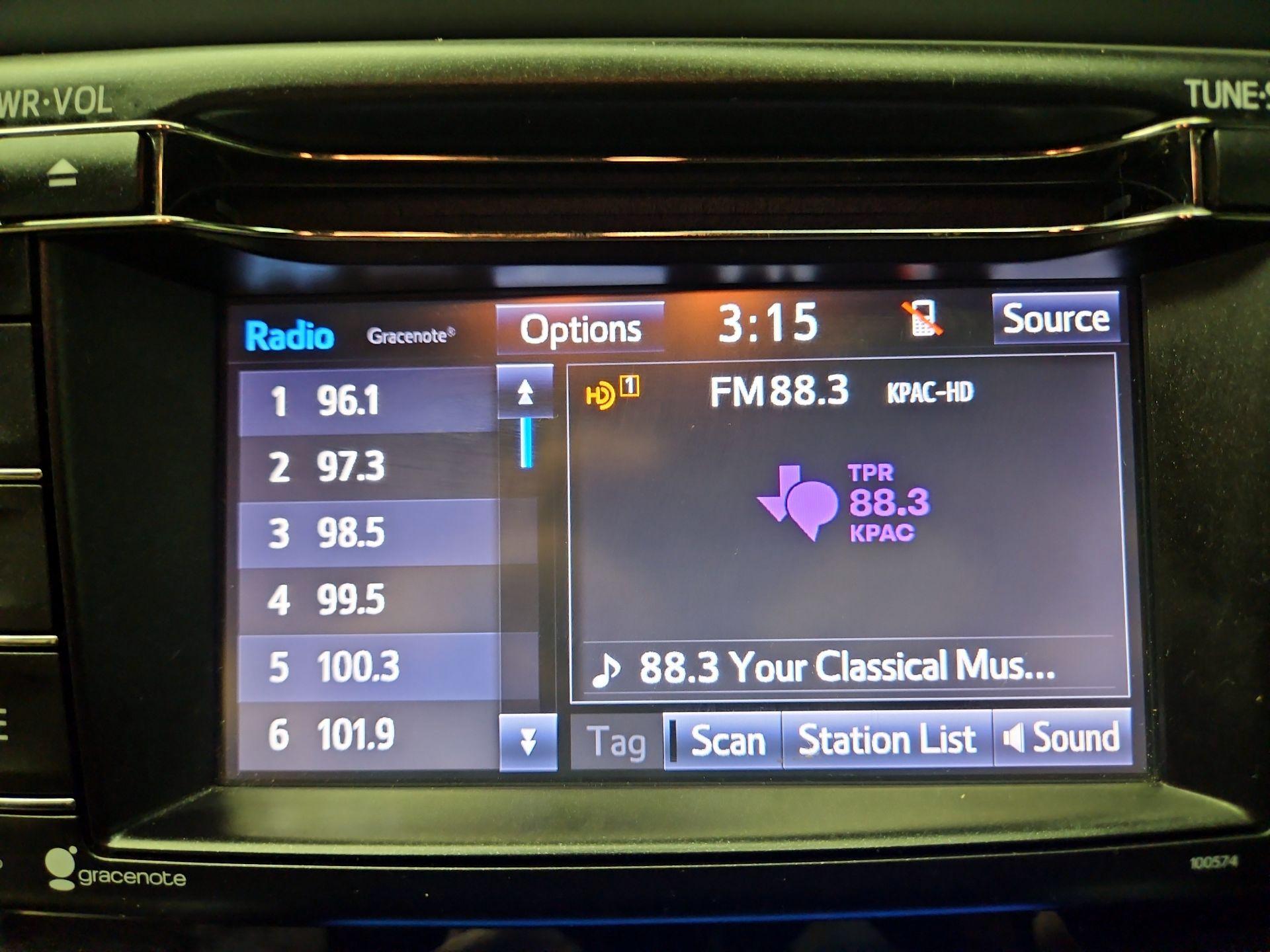 Thumbnail: 2018 Toyota RAV4 - 15
