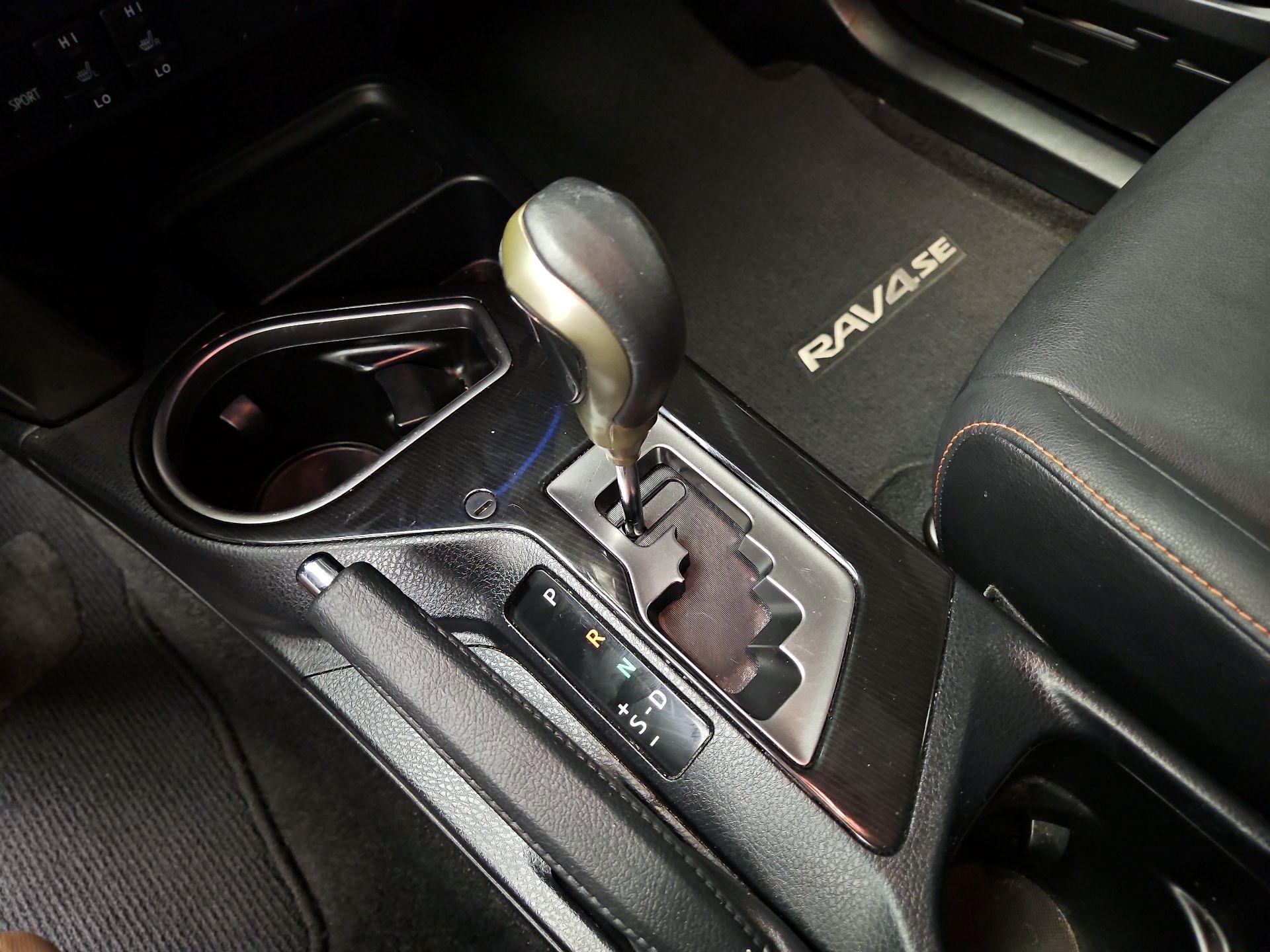 Thumbnail: 2018 Toyota RAV4 - 17