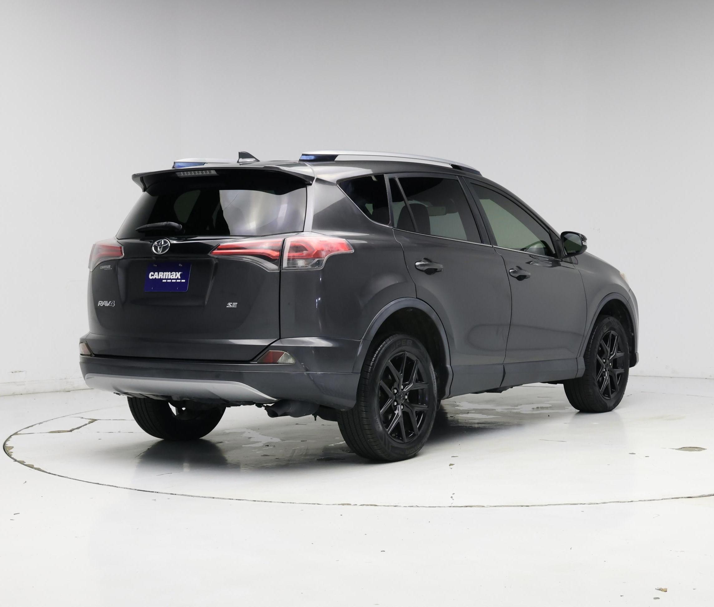 Thumbnail: 2018 Toyota RAV4 - 8