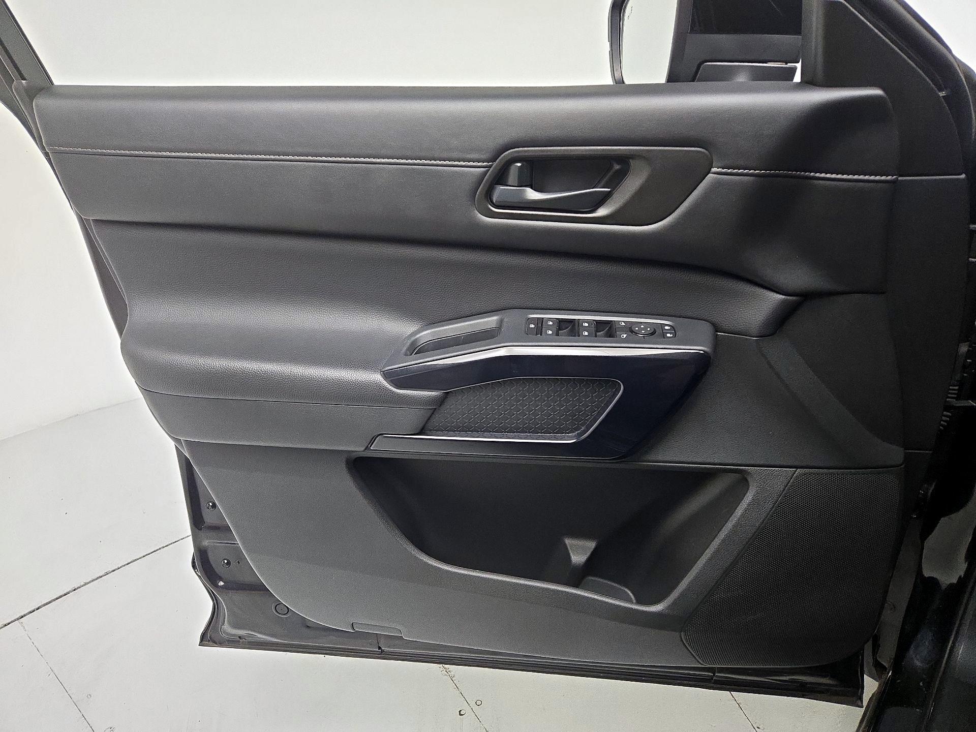 Thumbnail: 2025 Nissan Pathfinder - 12