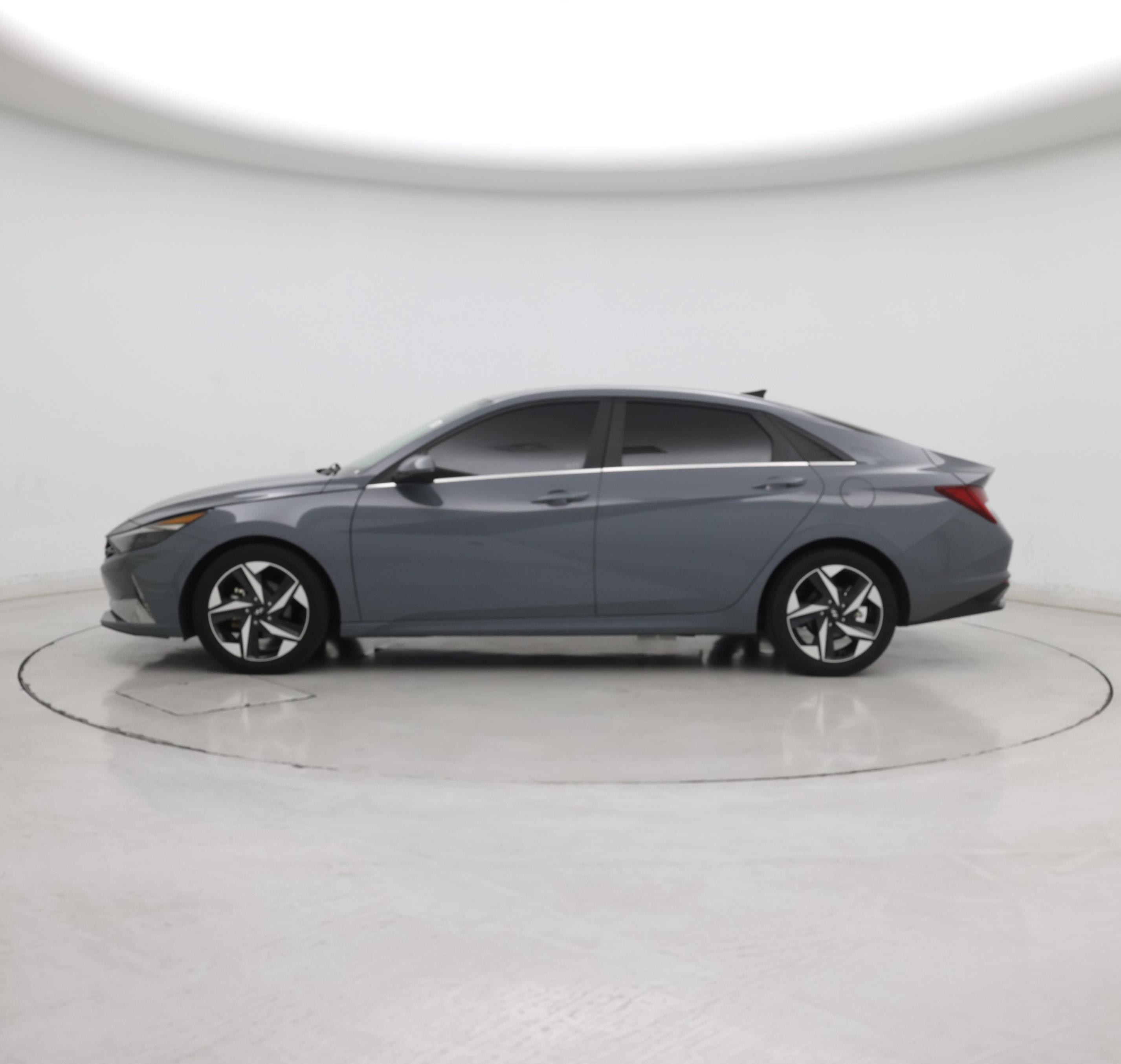 Thumbnail: 2021 Hyundai Elantra - 3