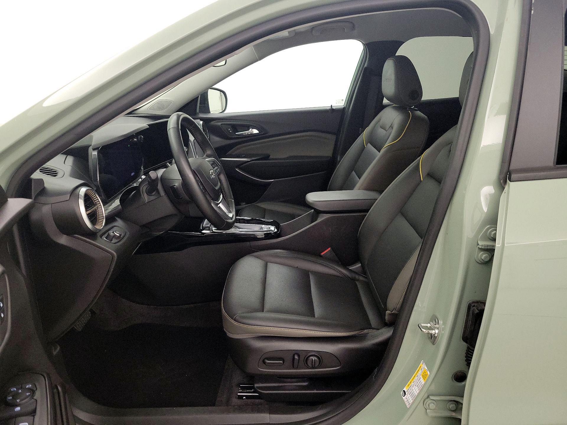 Thumbnail: 2025 Chevrolet Trax - 11
