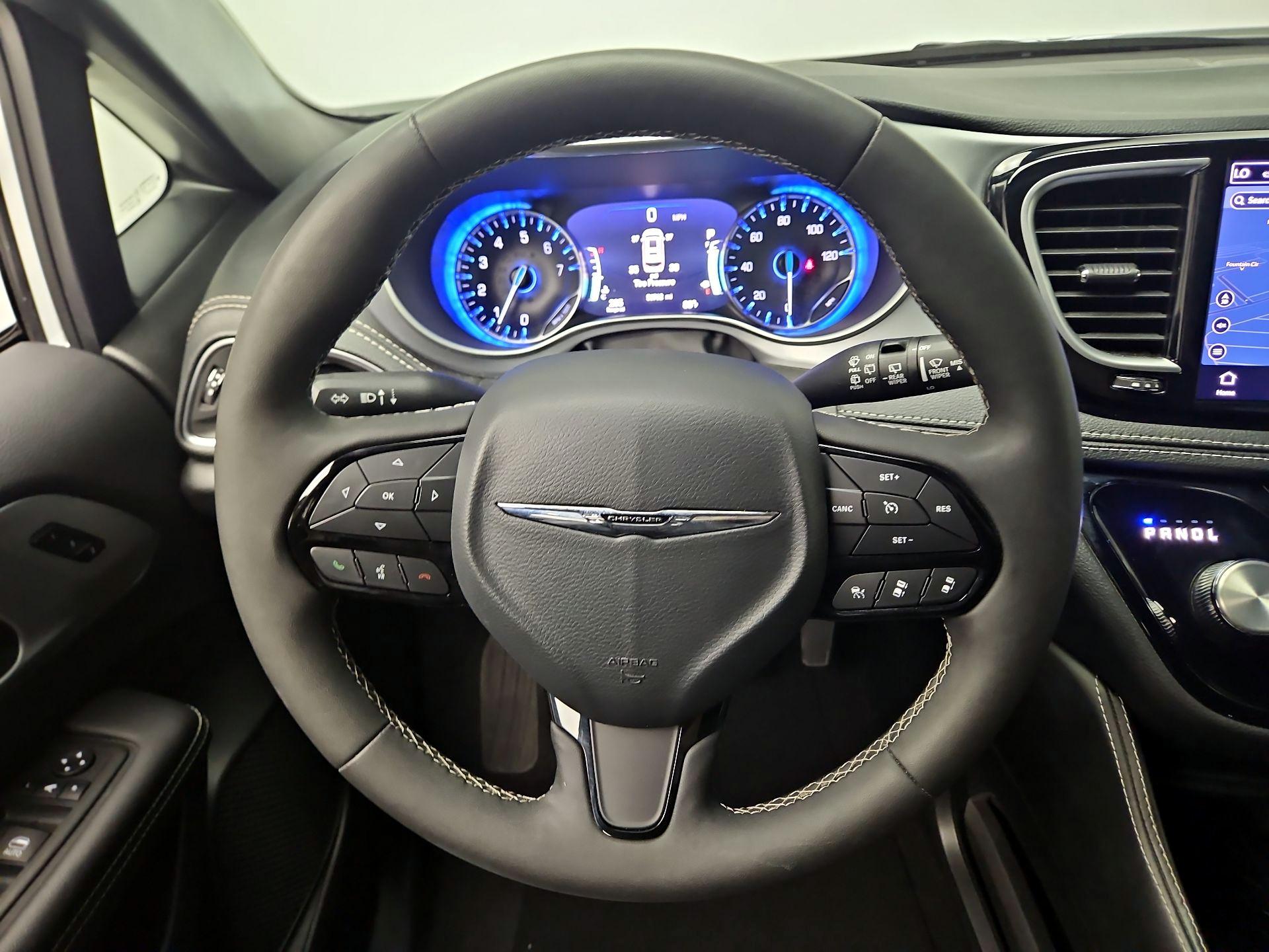 Thumbnail: 2025 Chrysler Pacifica - 10