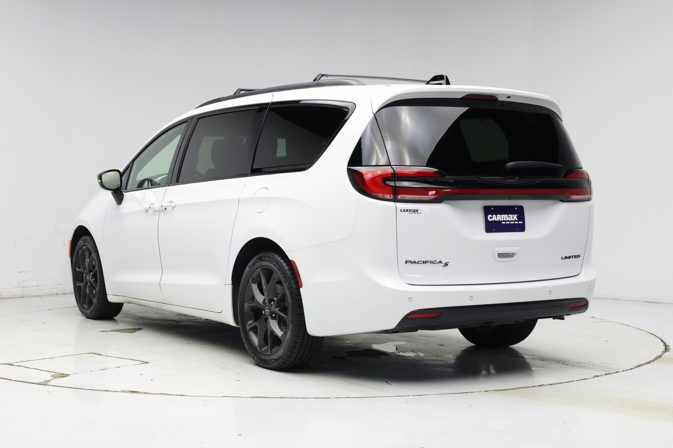 Thumbnail: 2025 Chrysler Pacifica - 2