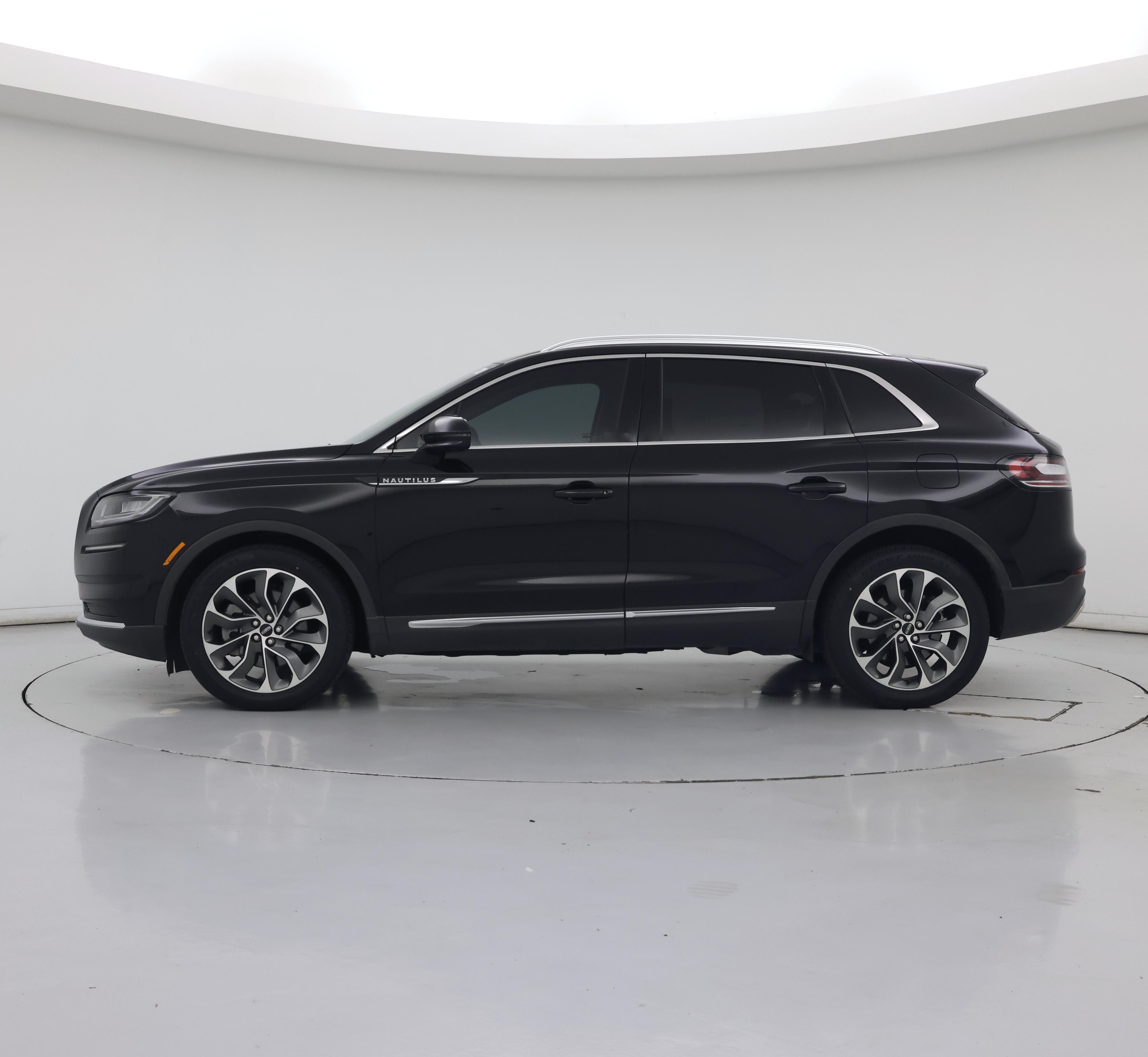 Thumbnail: 2023 Lincoln Nautilus - 3
