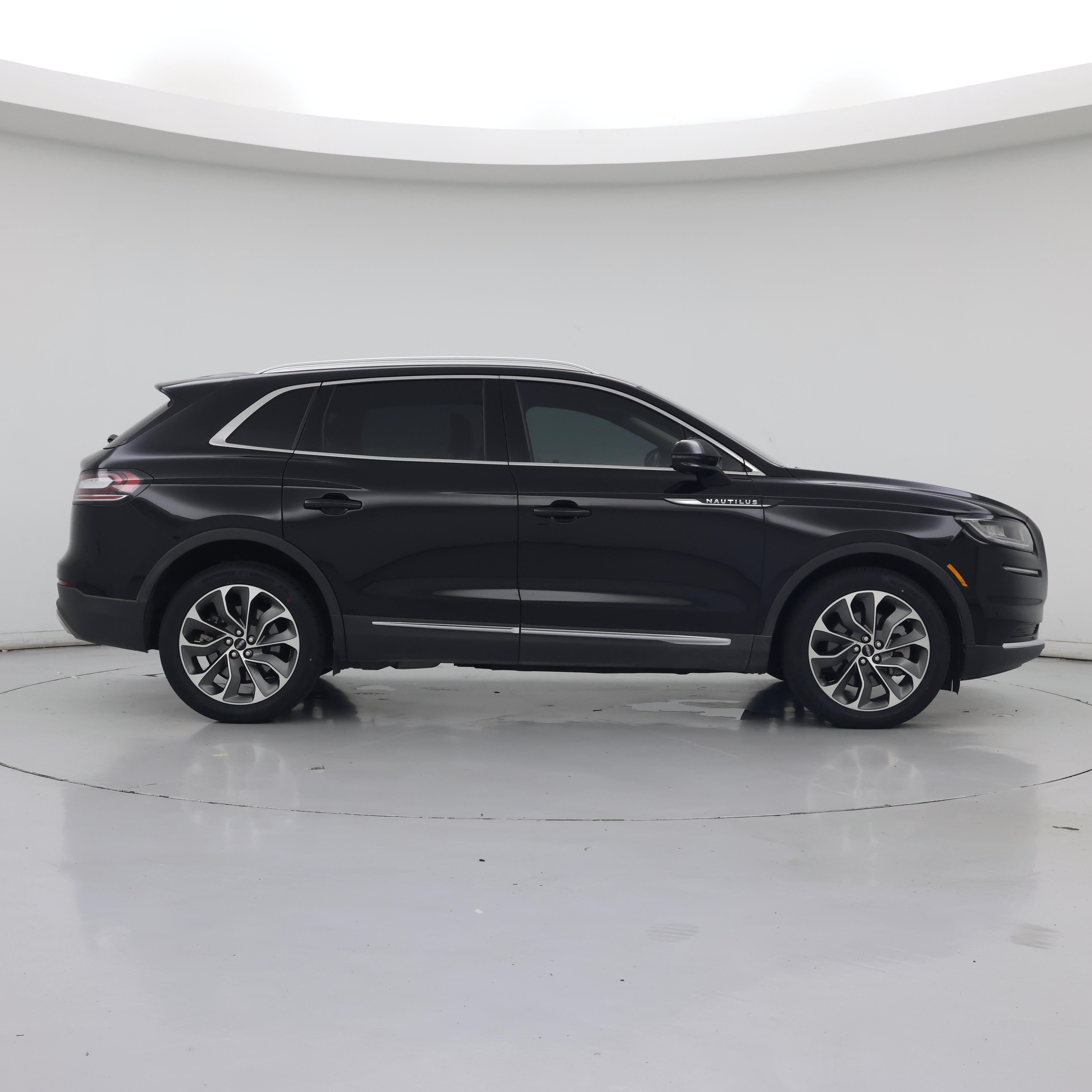 Thumbnail: 2023 Lincoln Nautilus - 7