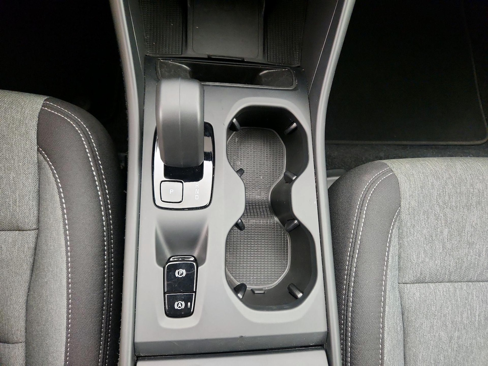 2025 Volvo XC40 Core - Photo 19