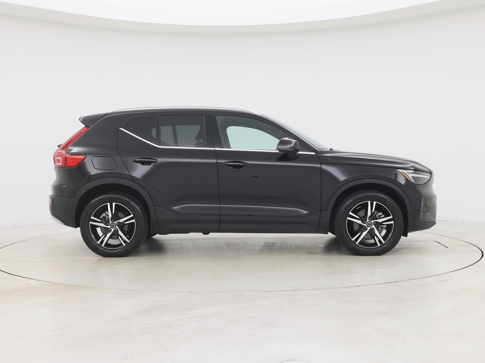 2025 Volvo XC40 Core - Photo 8