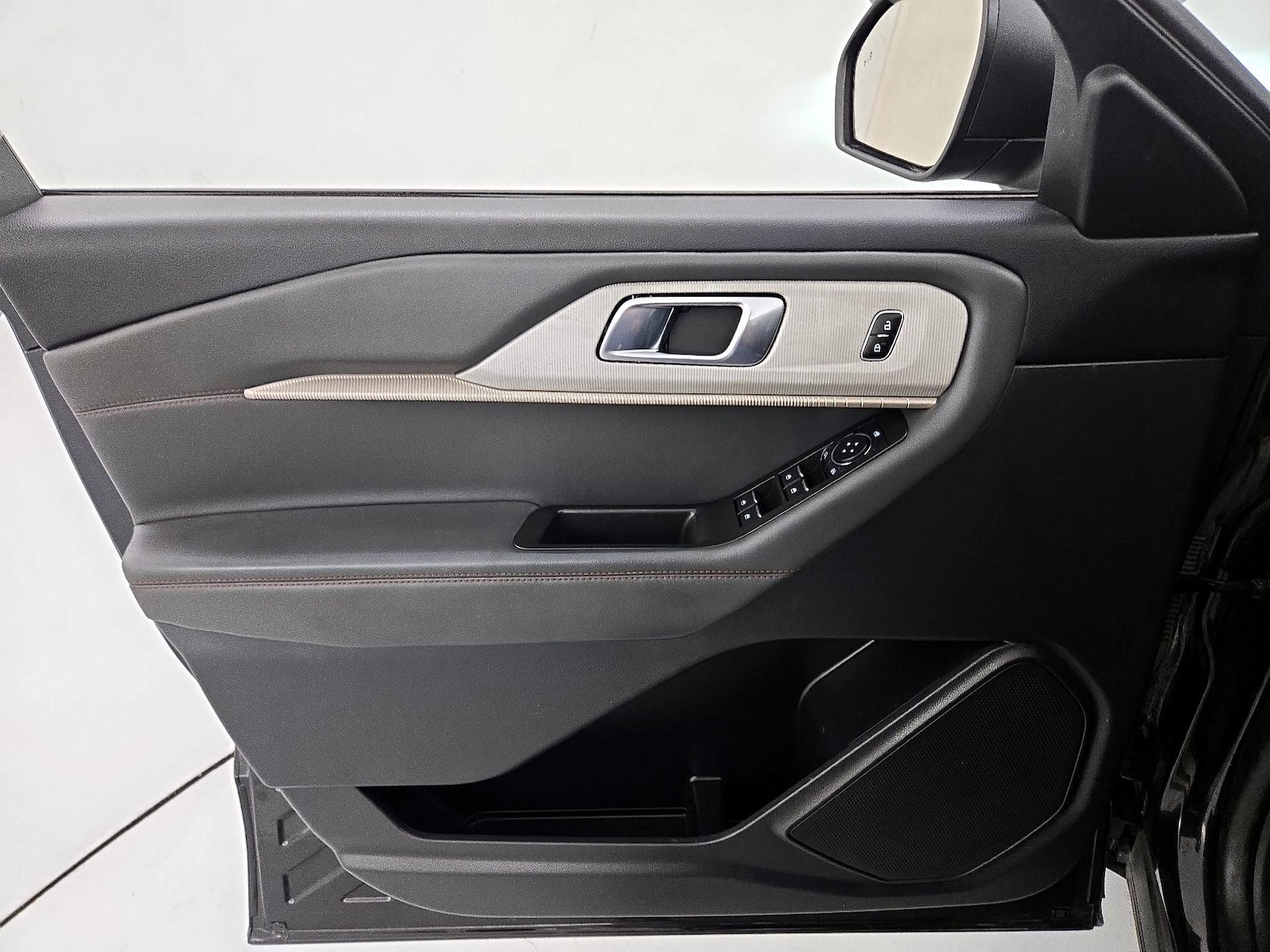 2025 Ford Explorer Active - Photo 13