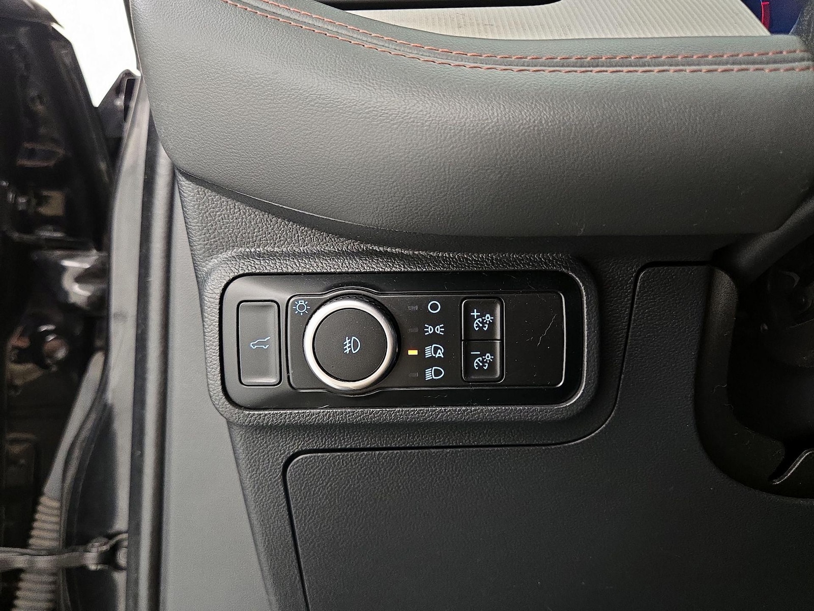 2025 Ford Explorer Active - Photo 14