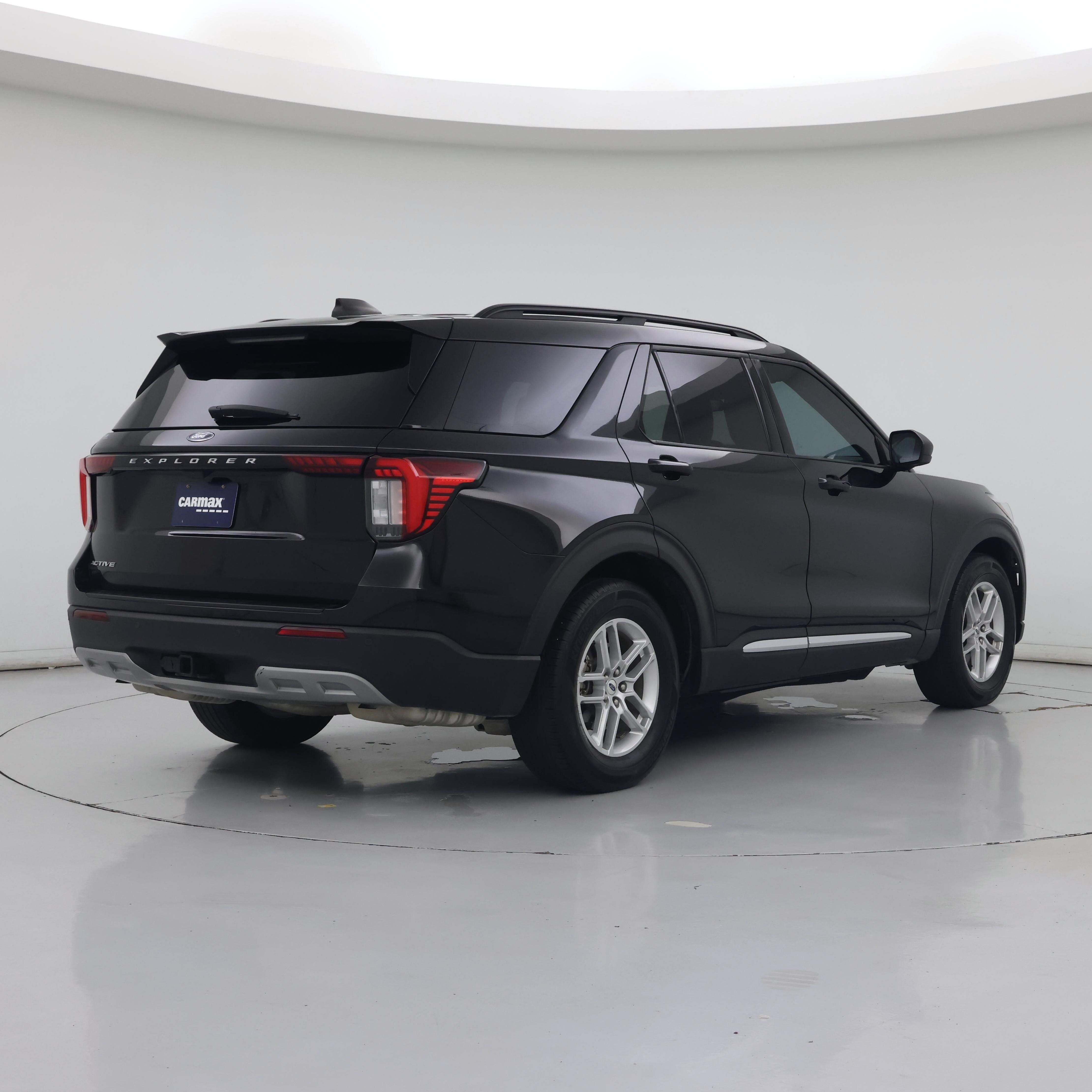 Thumbnail: 2025 Ford Explorer - 8
