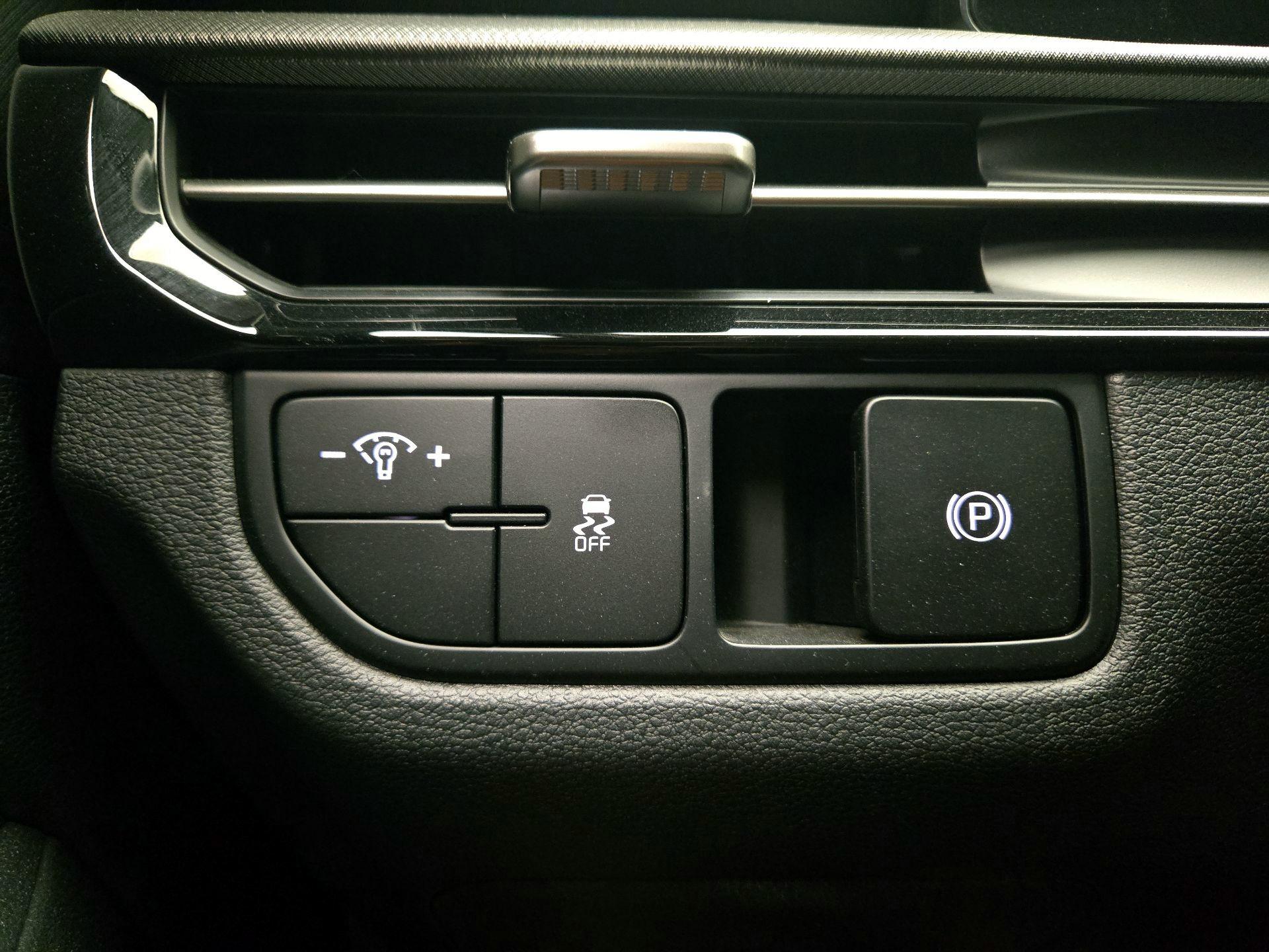 Thumbnail: 2026 Kia Sportage - 13