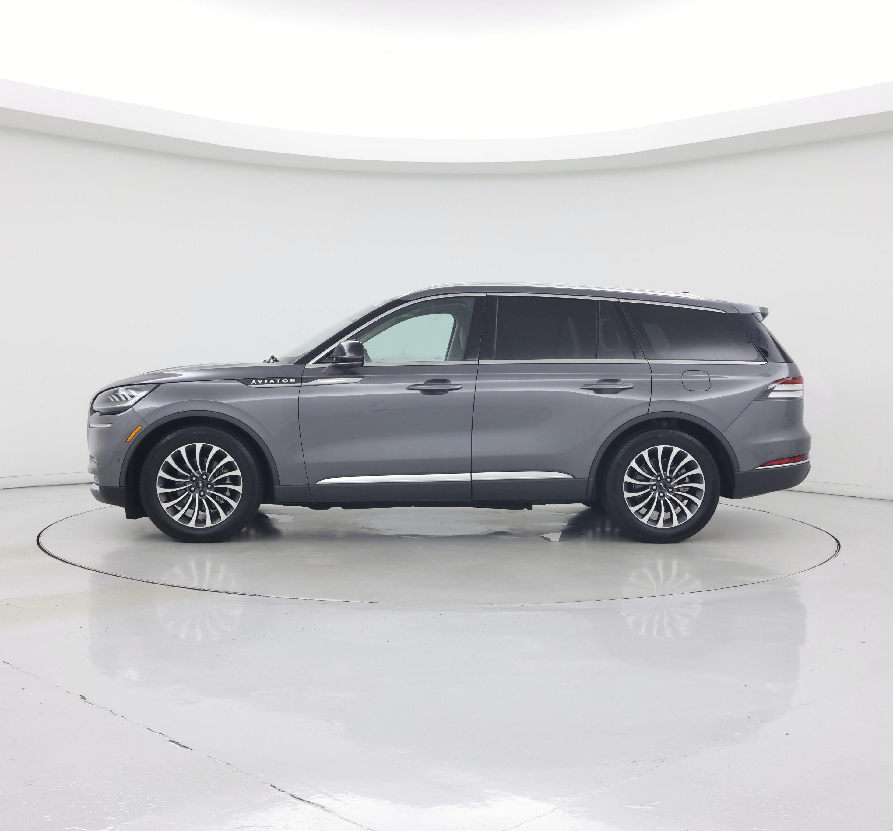 Thumbnail: 2022 Lincoln Aviator - 3
