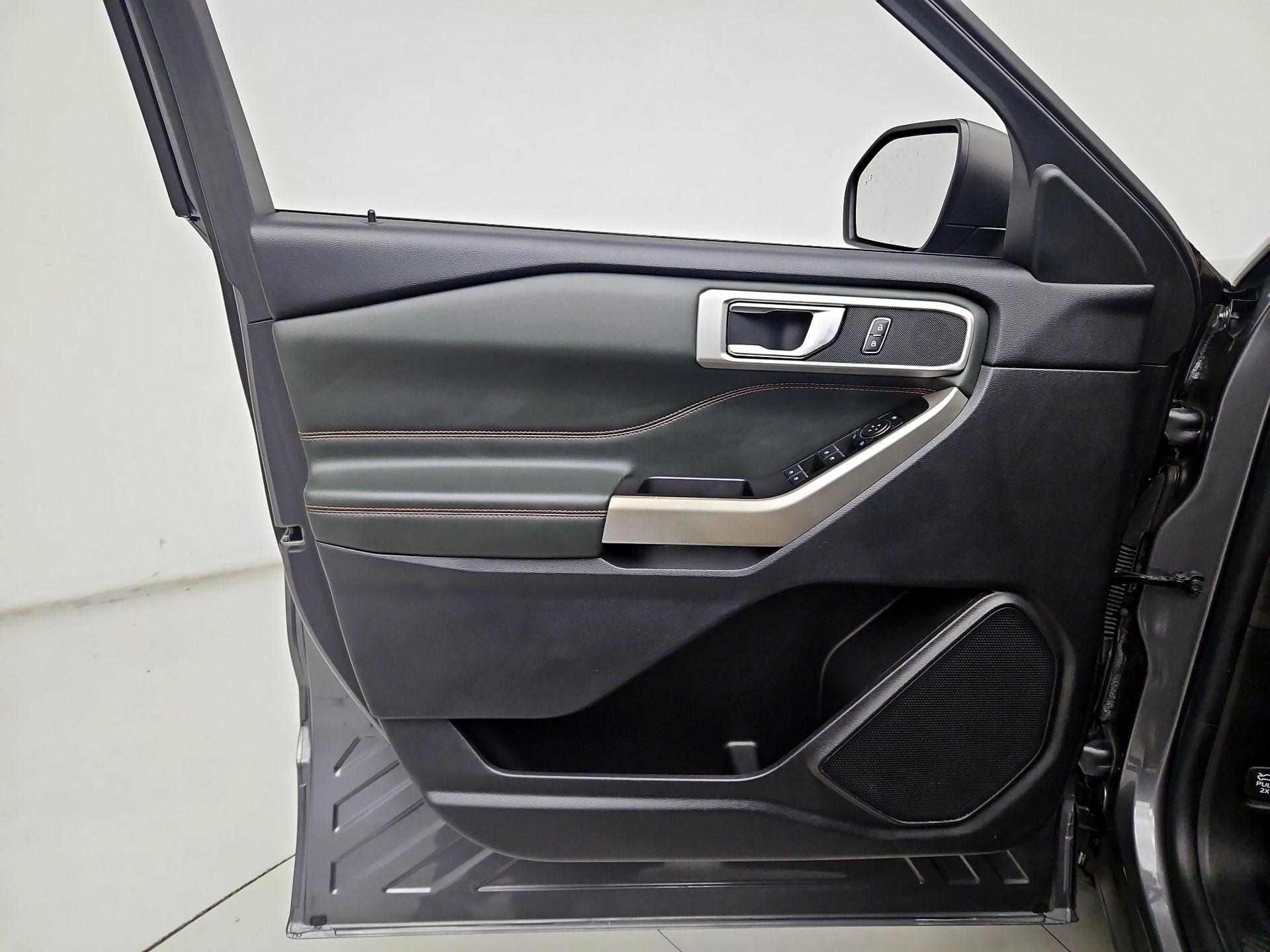 Thumbnail: 2021 Ford Explorer - 12