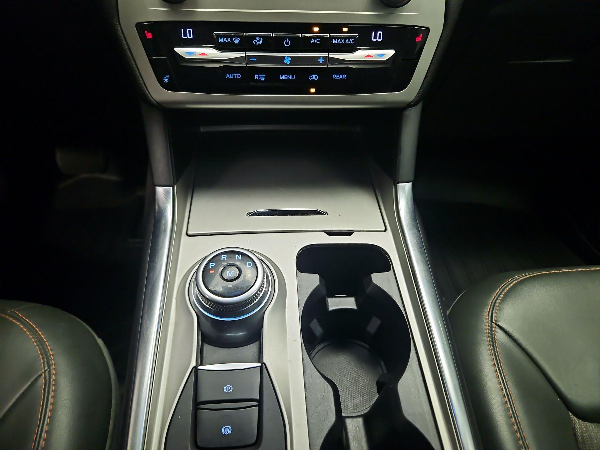Thumbnail: 2021 Ford Explorer - 16