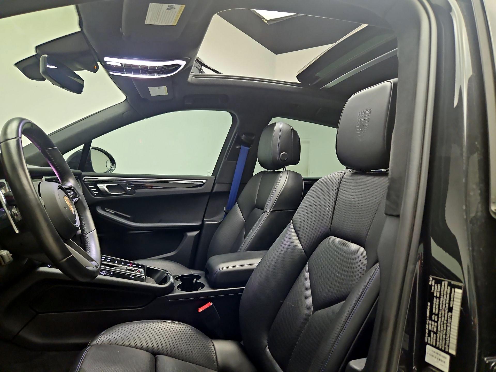 Thumbnail: 2022 Porsche Macan - 20