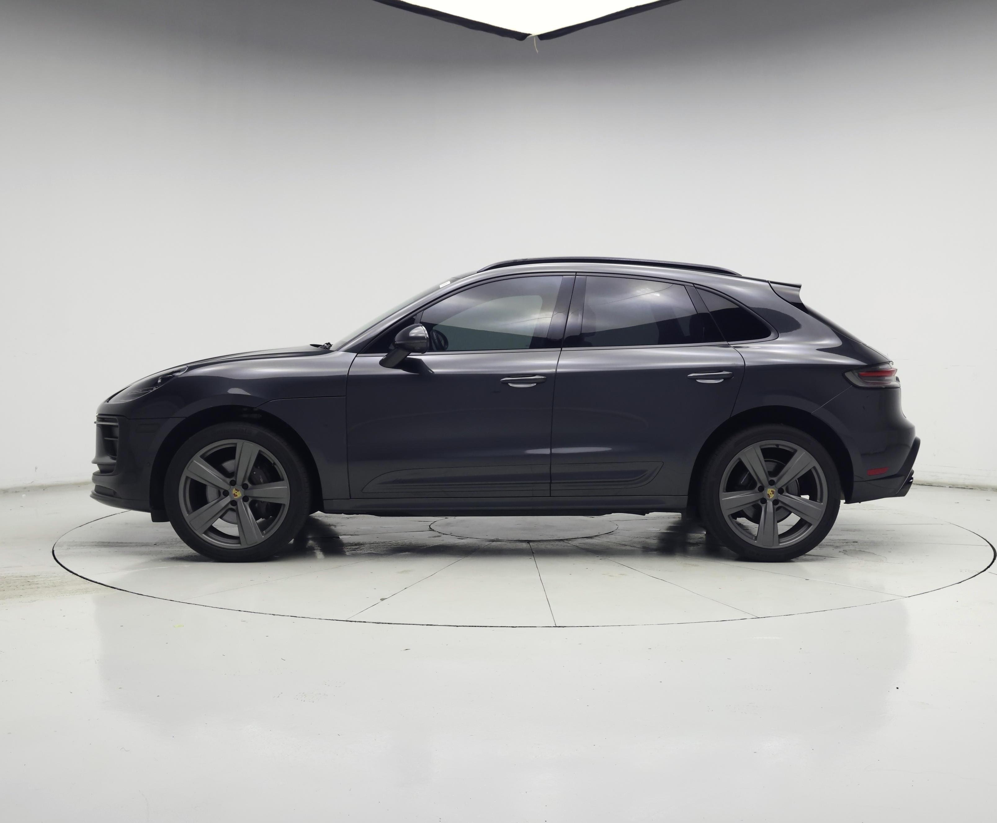 Thumbnail: 2022 Porsche Macan - 3