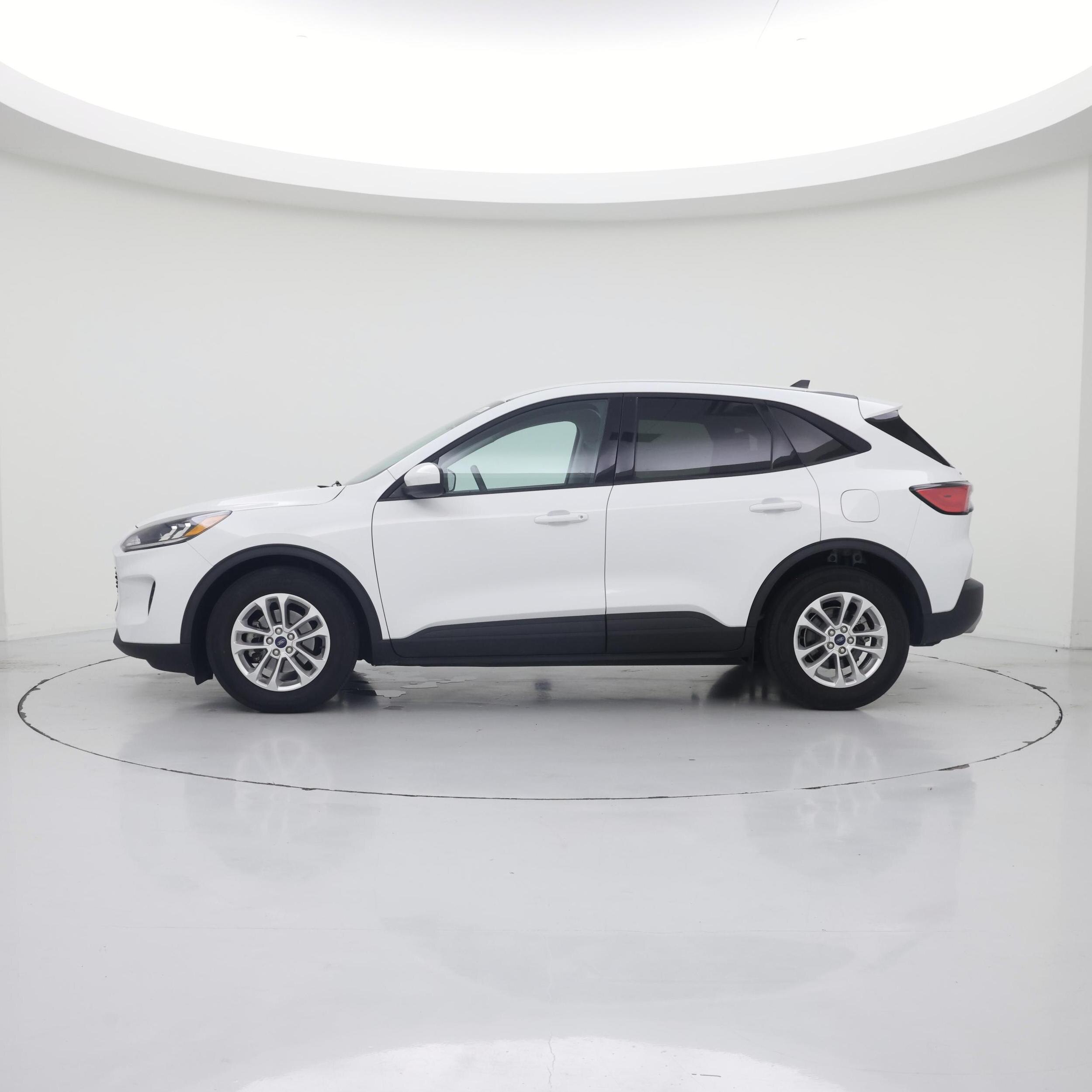 Thumbnail: 2021 Ford Escape - 3