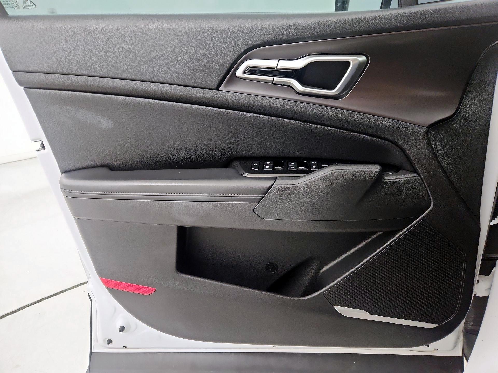 Thumbnail: 2023 Kia Sportage - 12