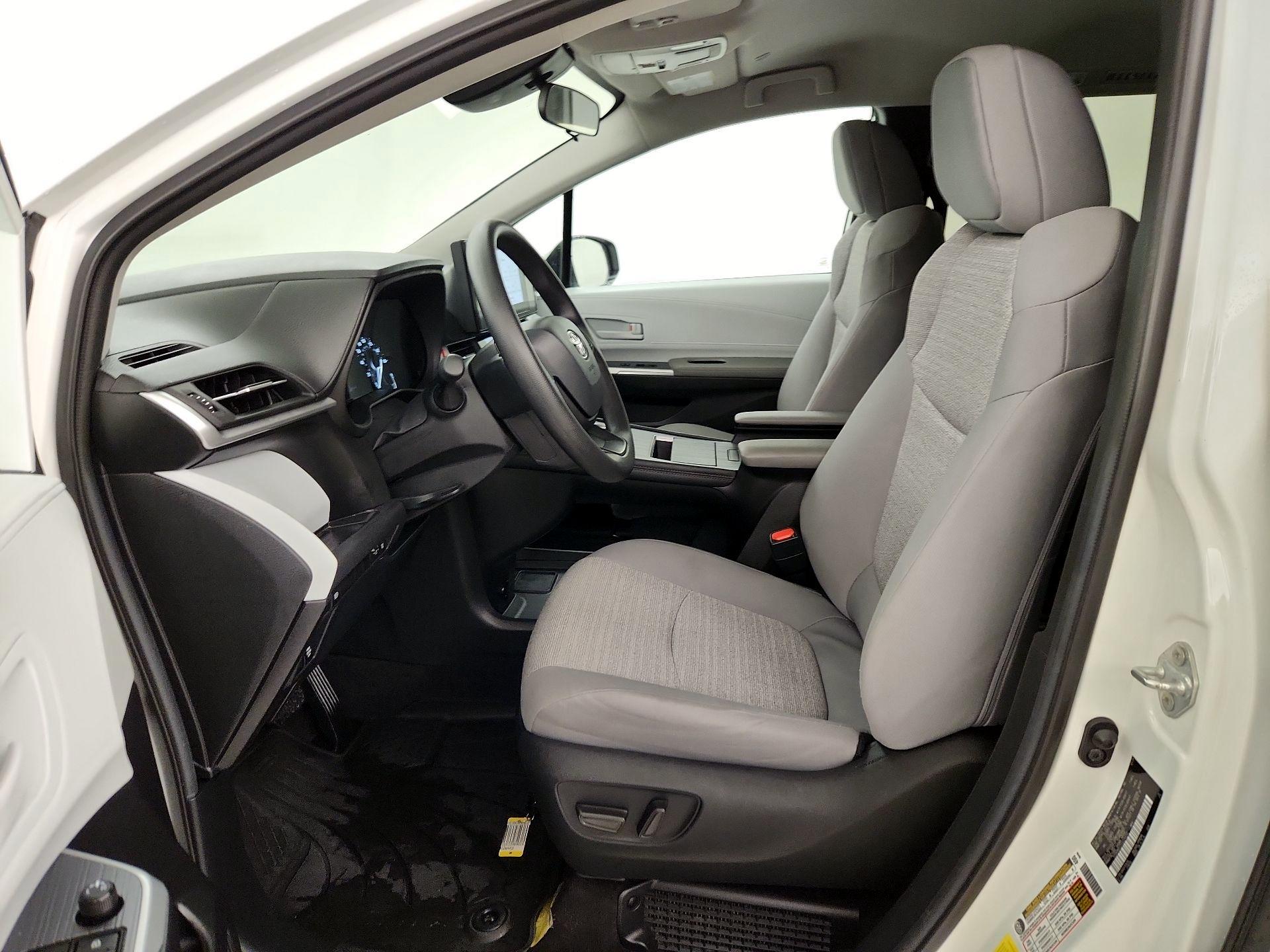 Thumbnail: 2025 Toyota Sienna - 11