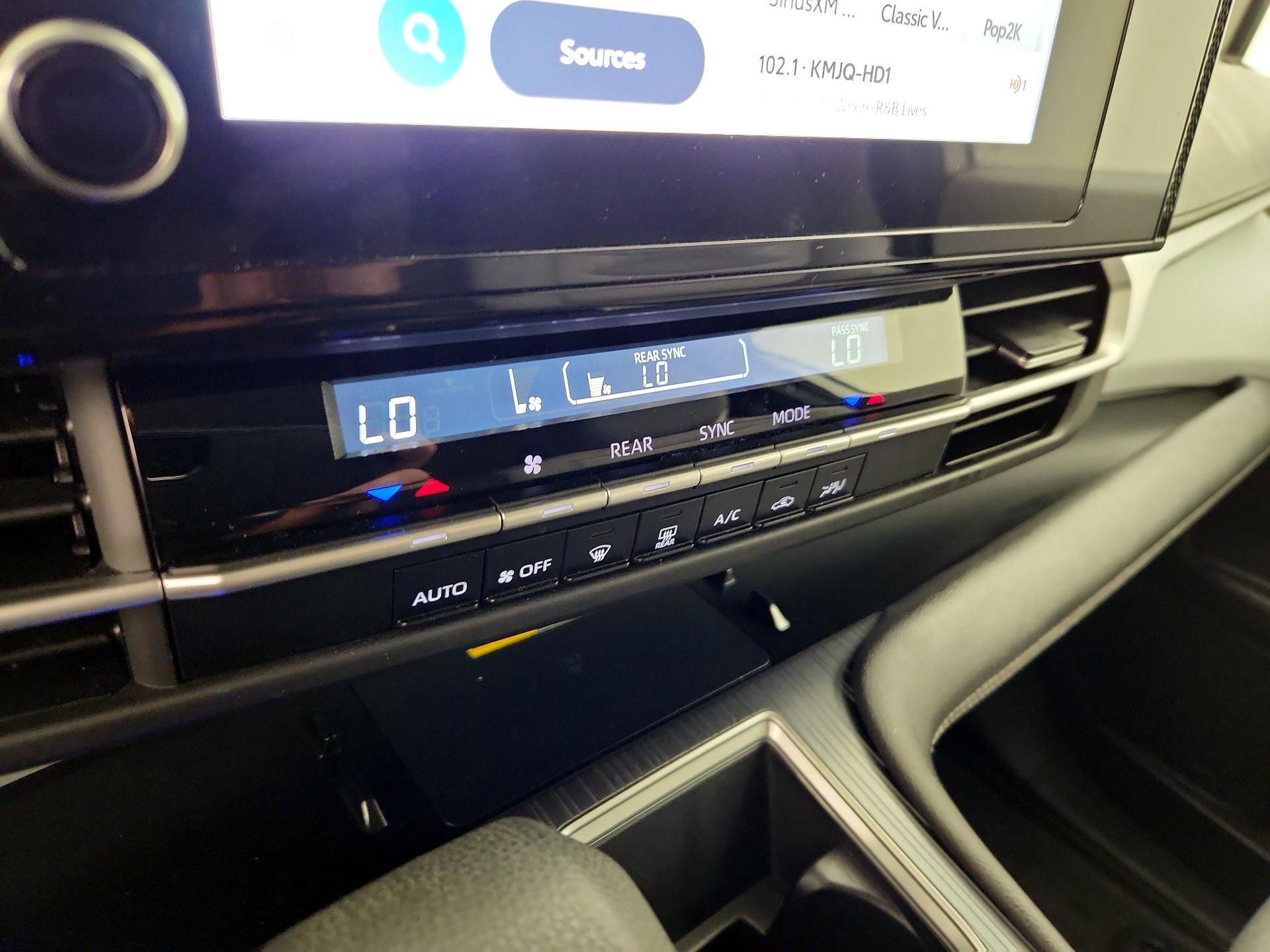 Thumbnail: 2025 Toyota Sienna - 16