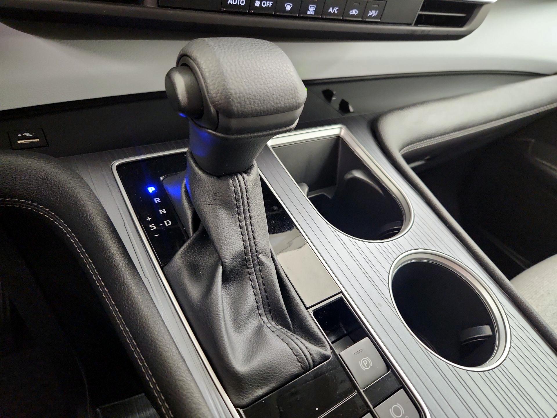 Thumbnail: 2025 Toyota Sienna - 17