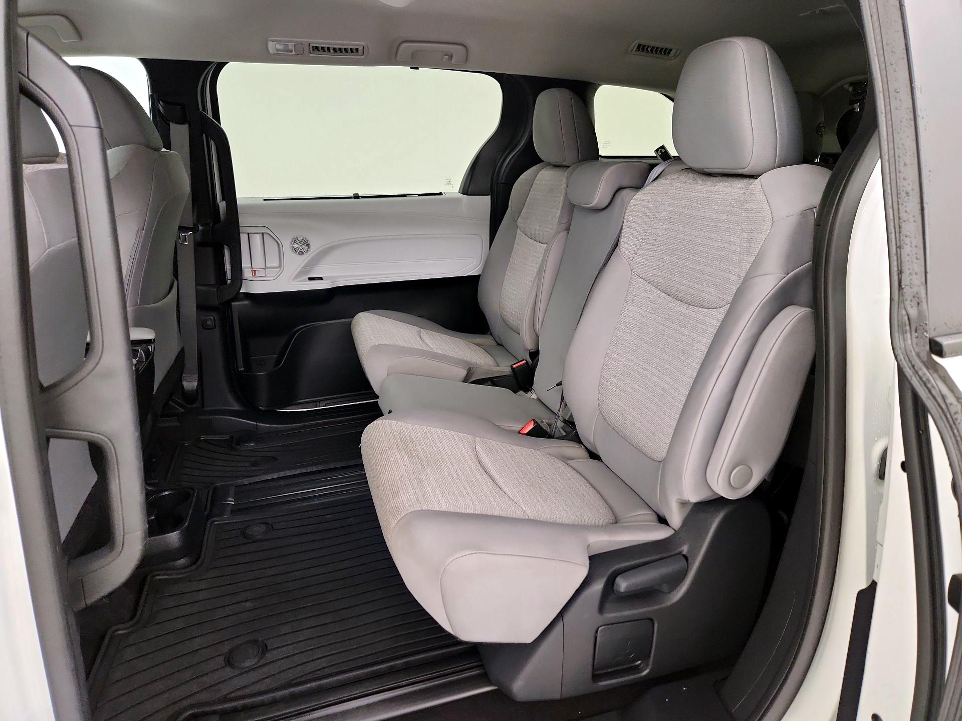 Thumbnail: 2025 Toyota Sienna - 19