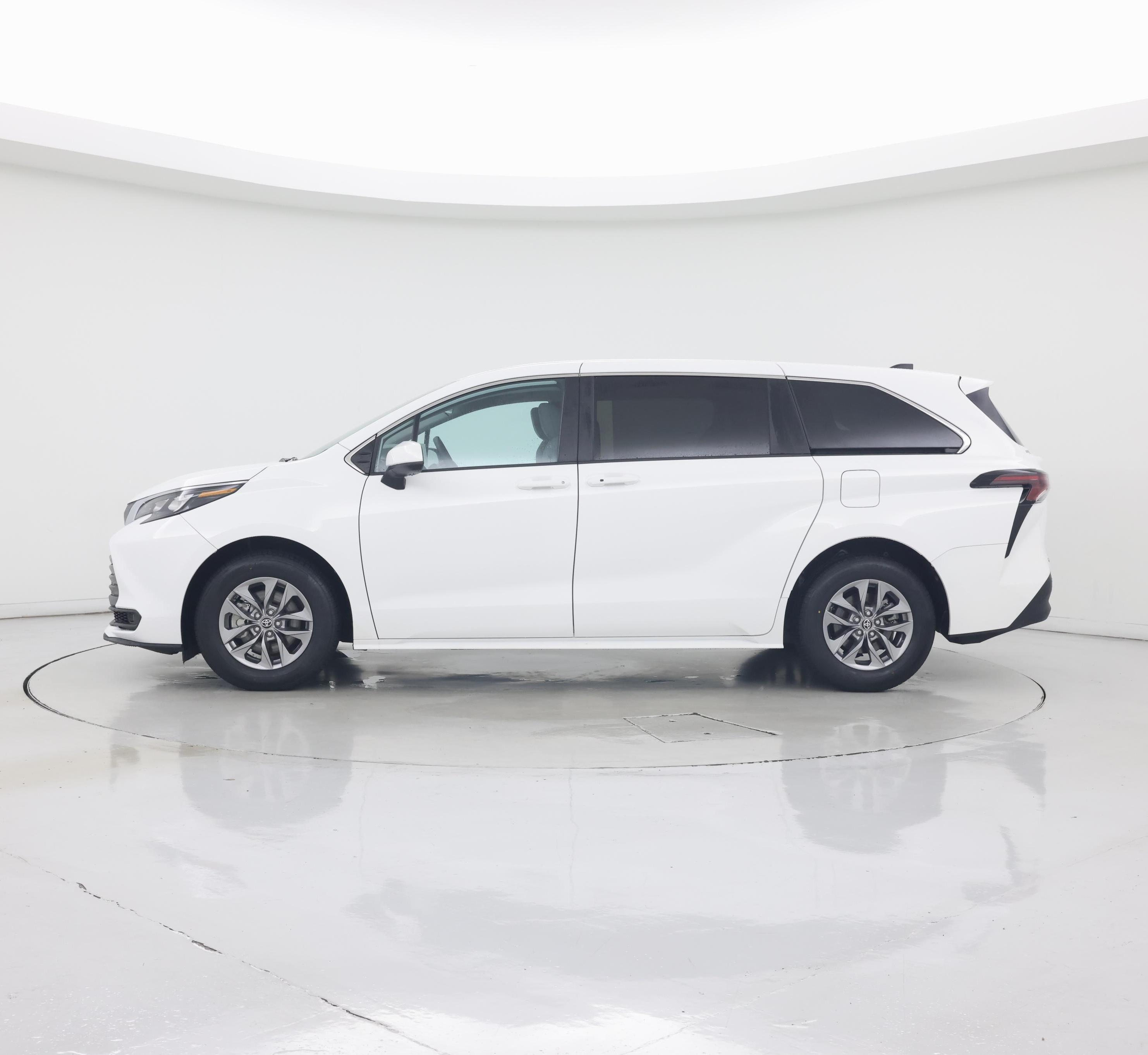 Thumbnail: 2025 Toyota Sienna - 3