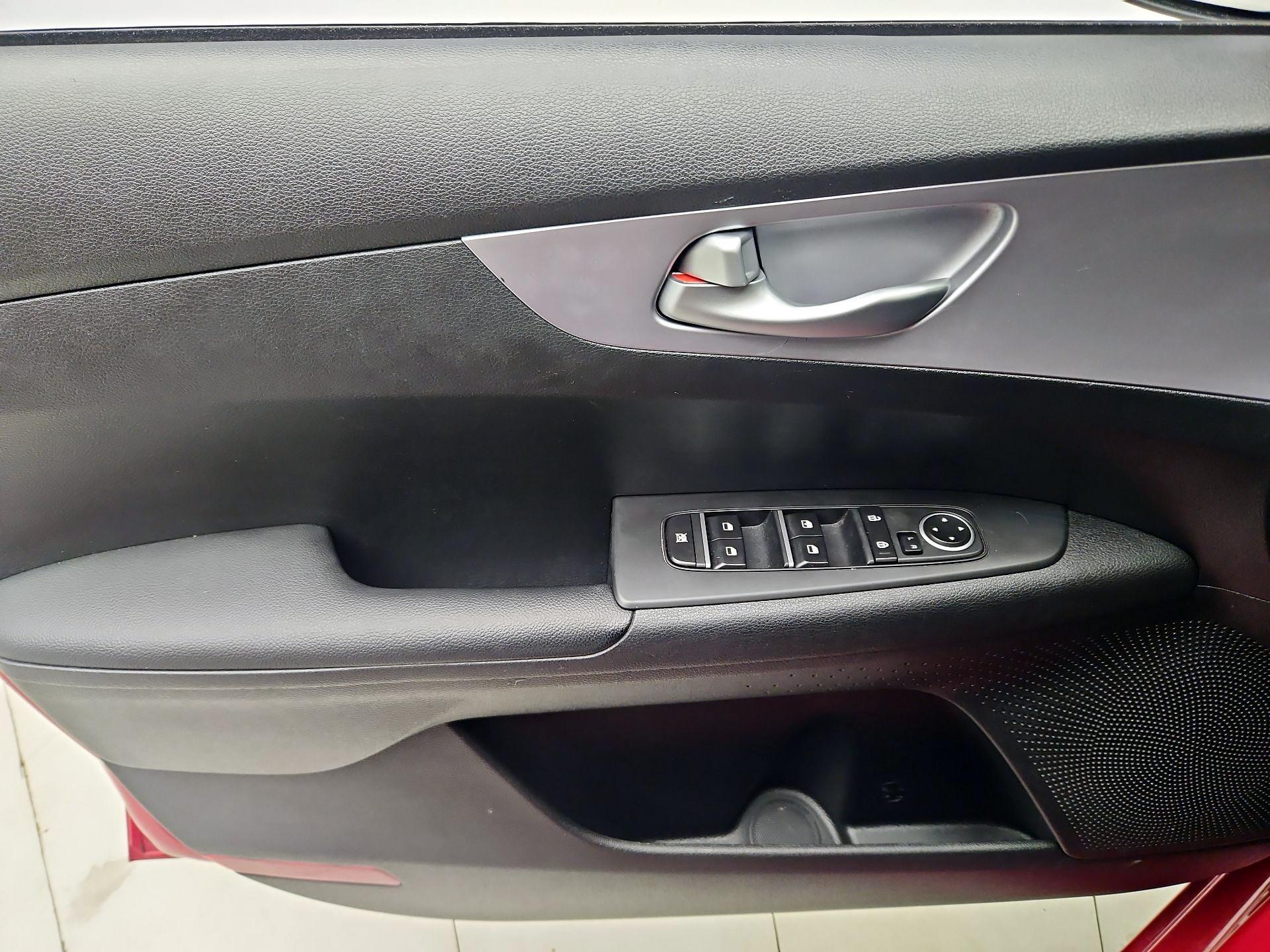 Thumbnail: 2024 Kia Forte - 12