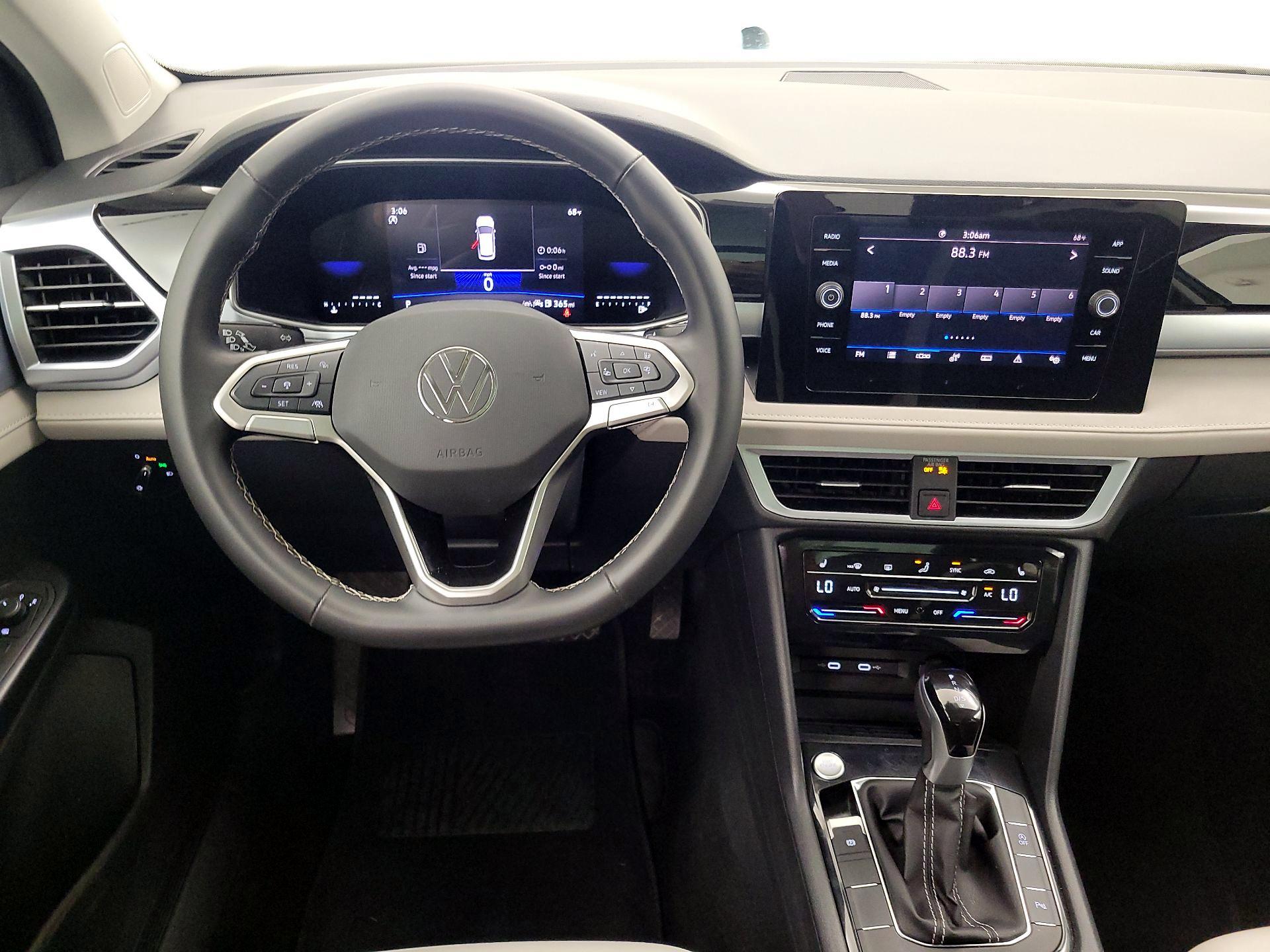 Thumbnail: 2025 Volkswagen Taos - 10