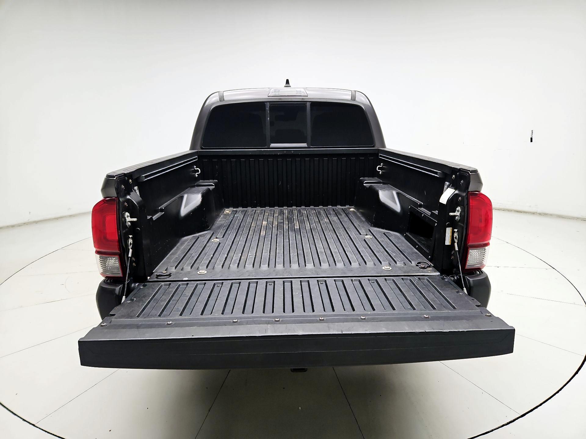 Thumbnail: 2021 Toyota Tacoma - 18
