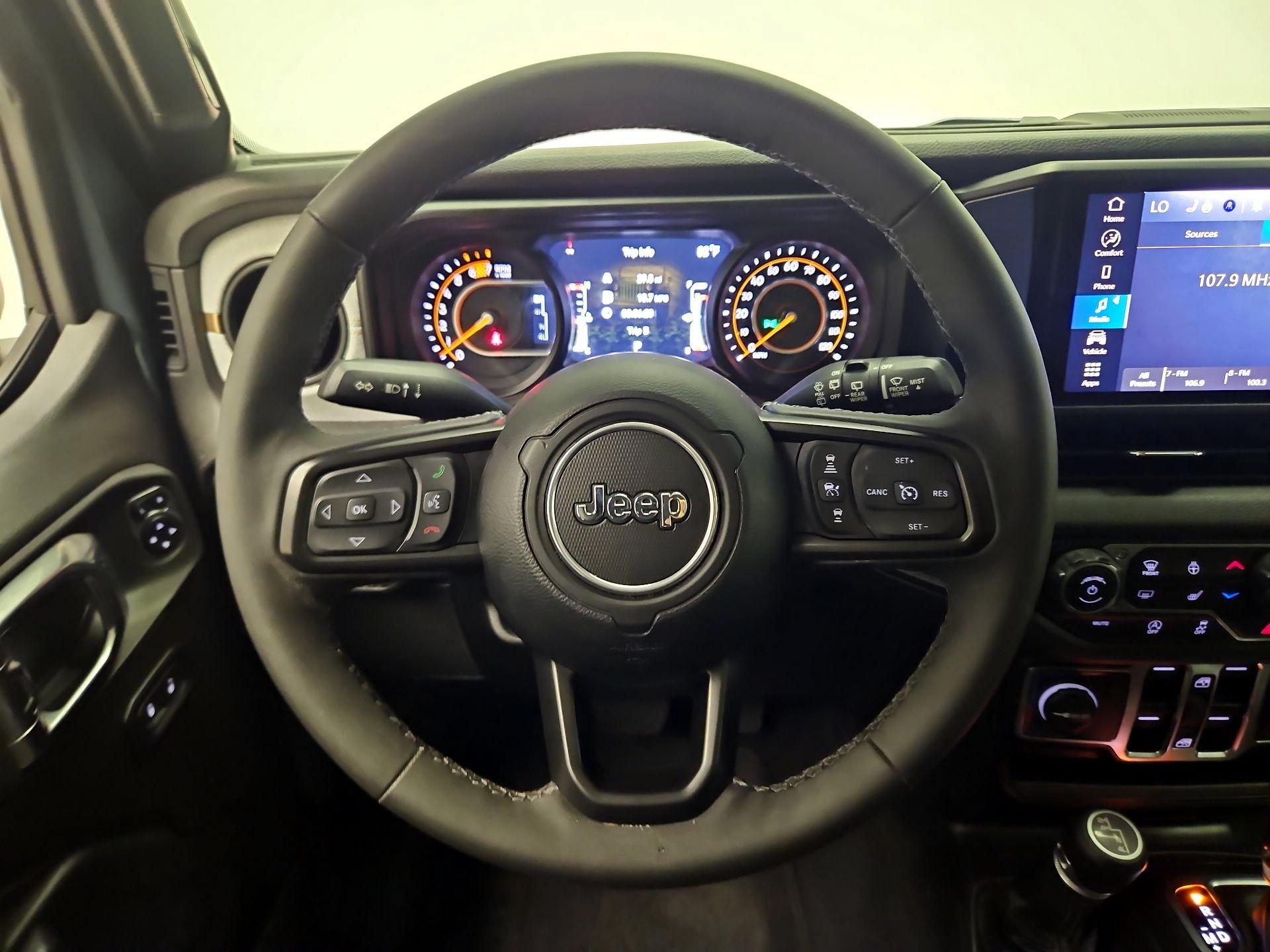 Thumbnail: 2025 Jeep Wrangler - 10