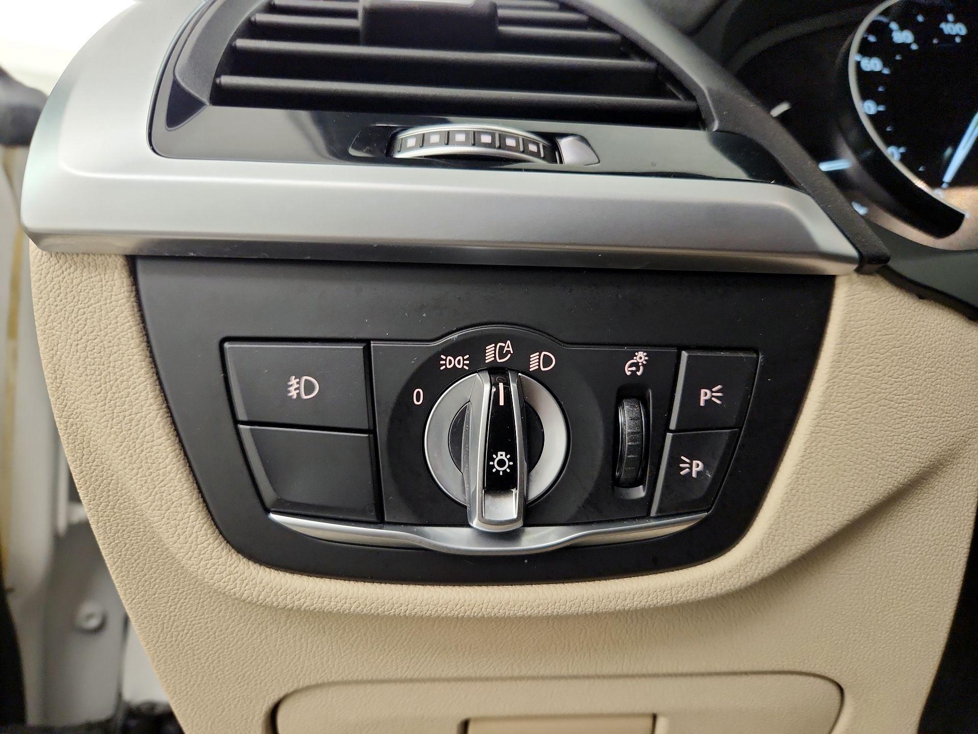 Thumbnail: 2021 BMW X3 - 13