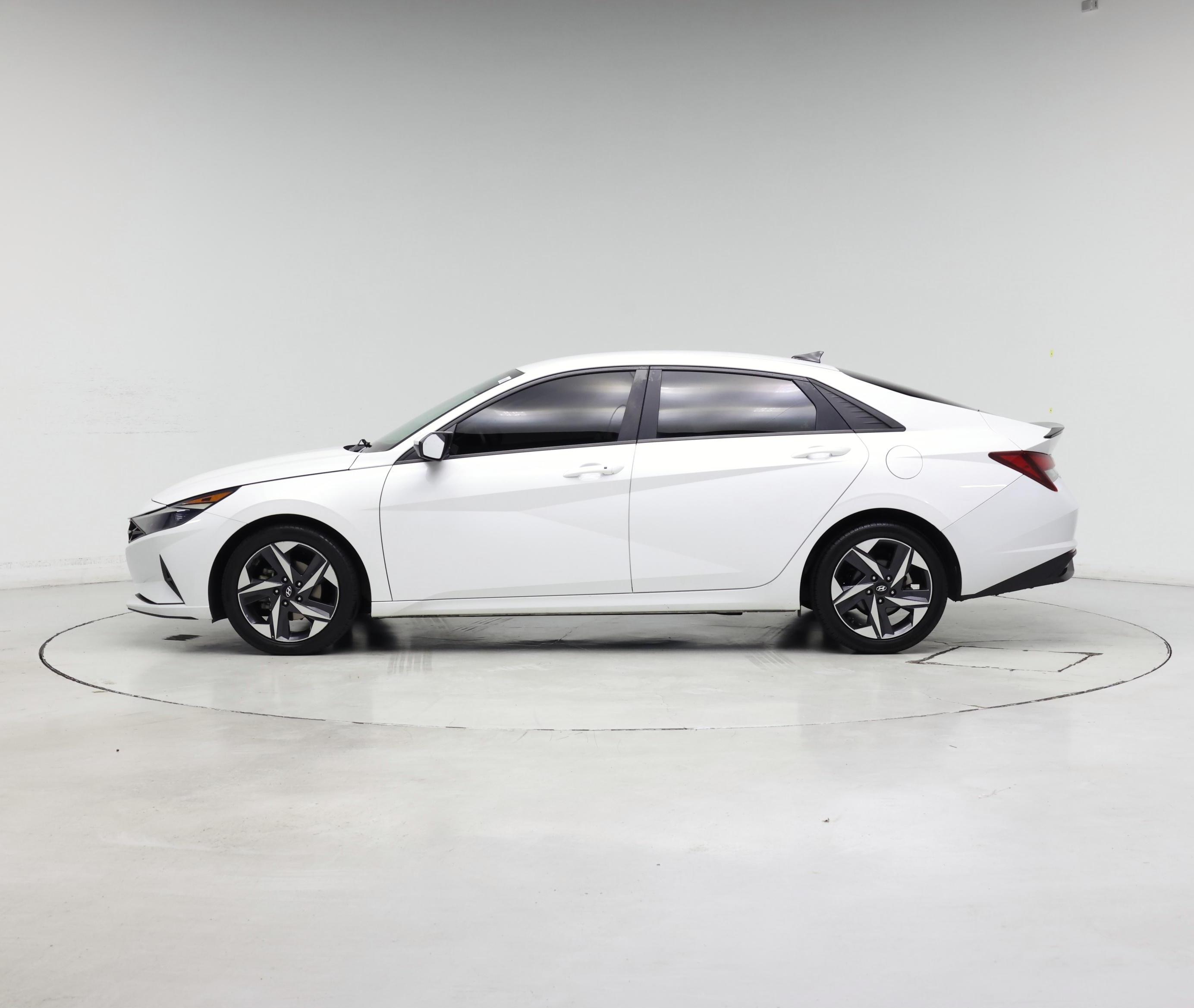 Thumbnail: 2023 Hyundai Elantra - 3