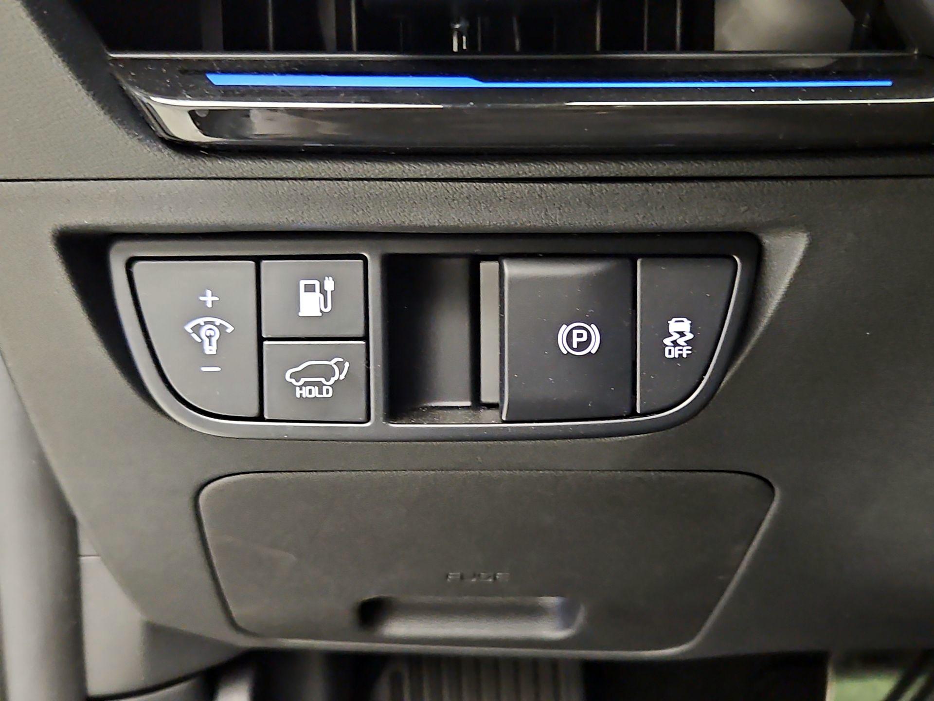 Thumbnail: 2025 Kia EV6 - 13