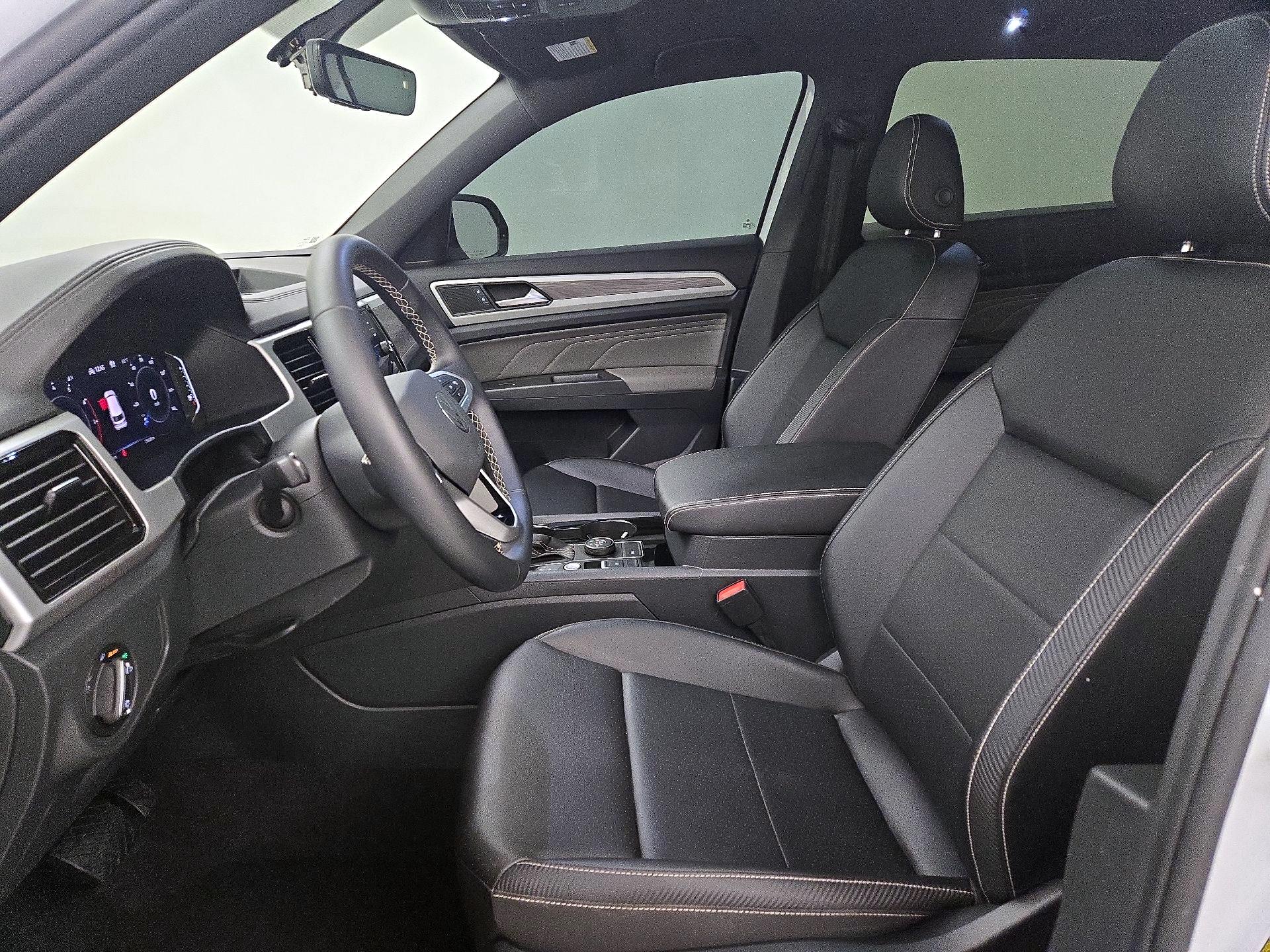 Thumbnail: 2023 Volkswagen Atlas - 11