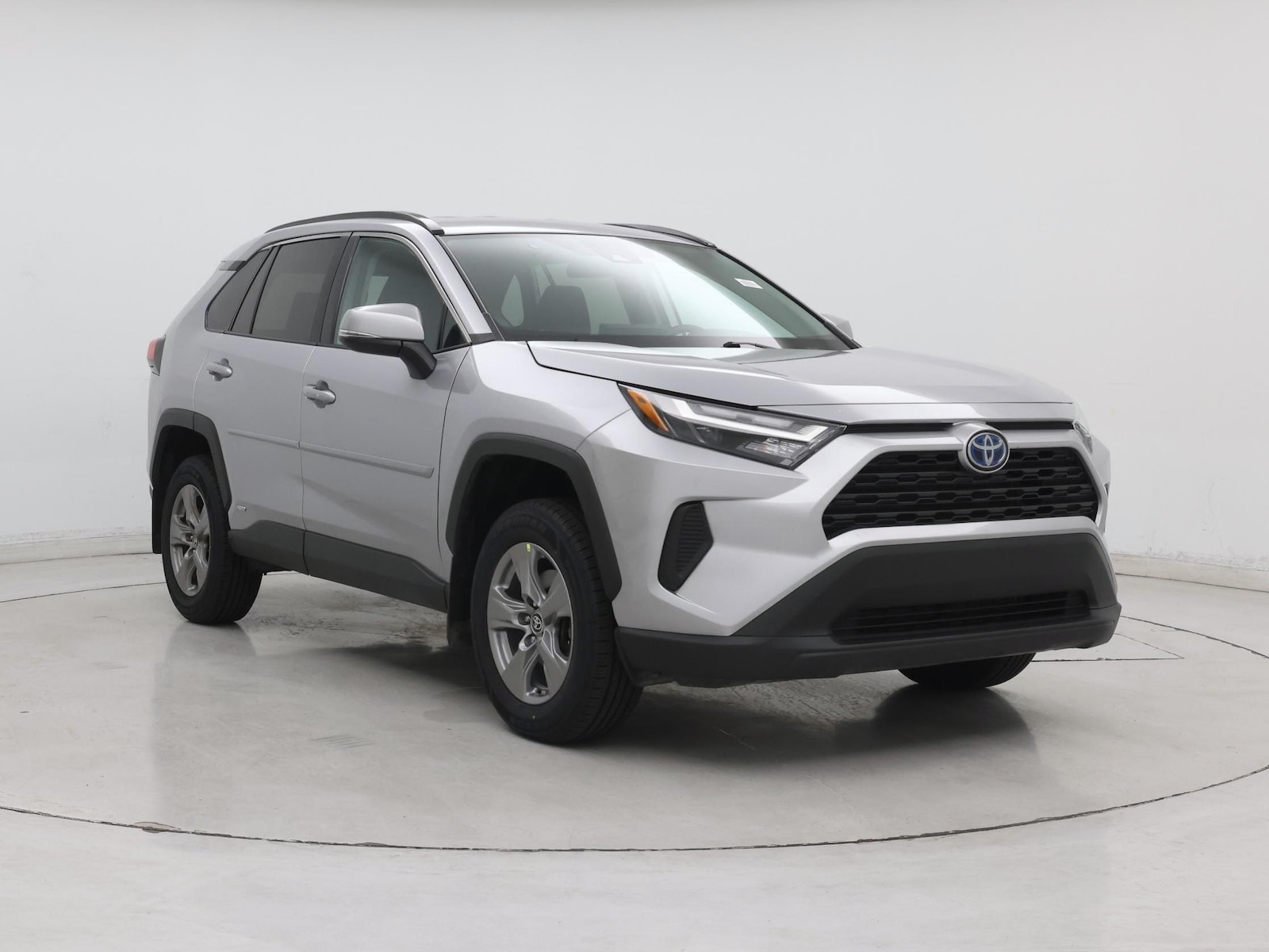 2024 Toyota RAV4 LE - Photo 2