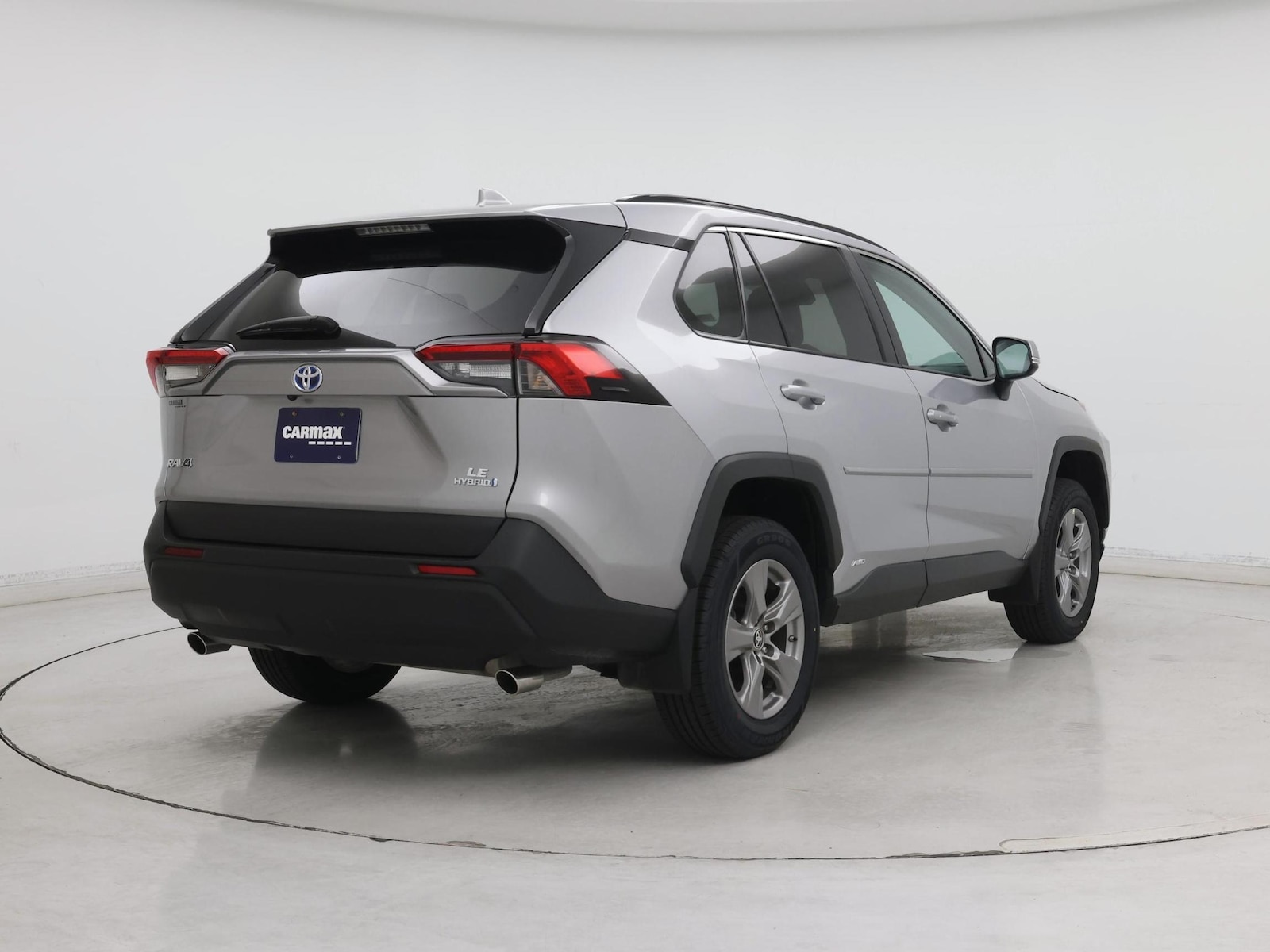 2024 Toyota RAV4 LE - Photo 9