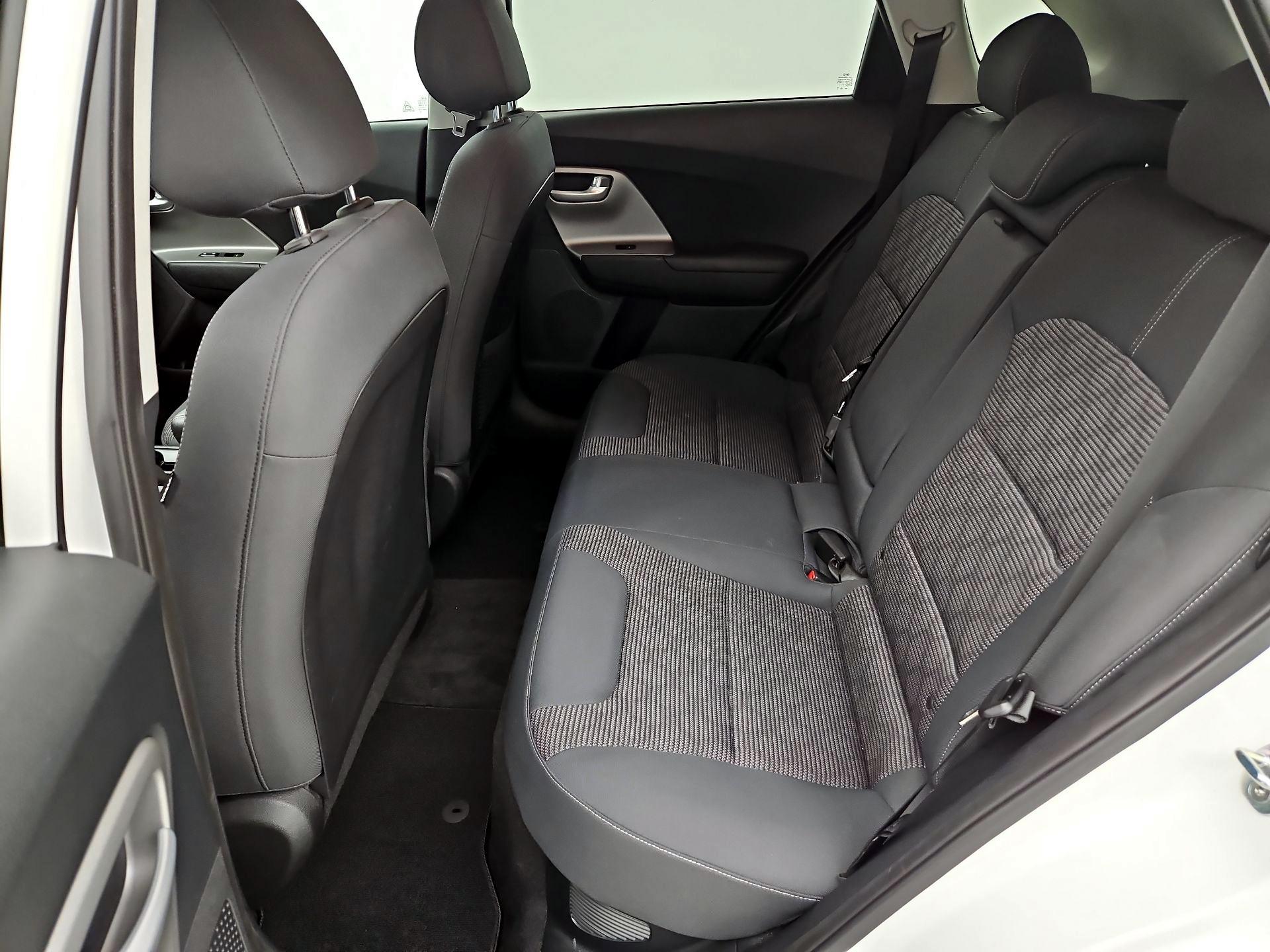 Thumbnail: 2019 Kia Niro - 19