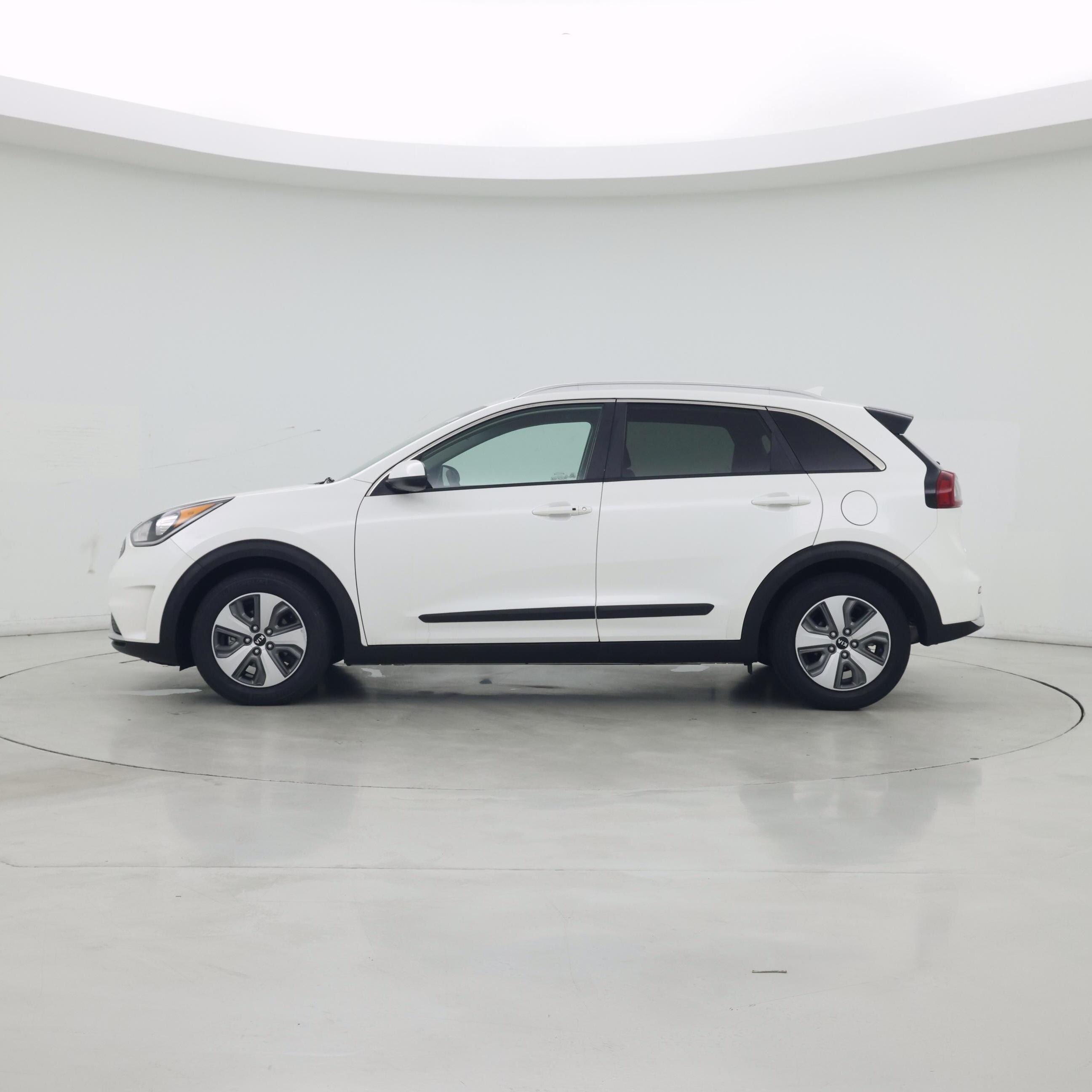 Thumbnail: 2019 Kia Niro - 3